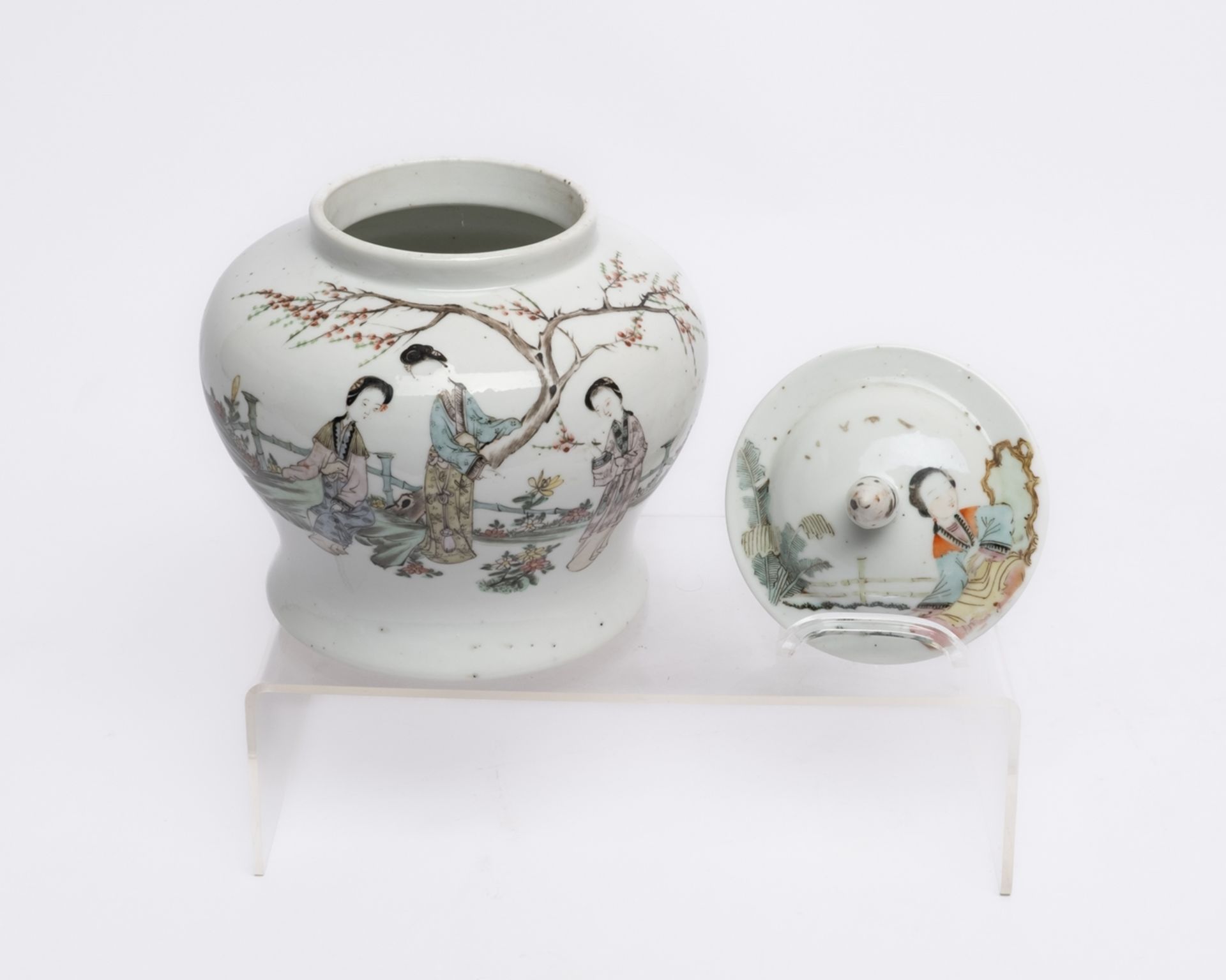 4 Deckeltöpfe, China, um 1920, frühe Republikzeit, Porzellan, famille rose, Balusterform, verschied - Bild 5 aus 5