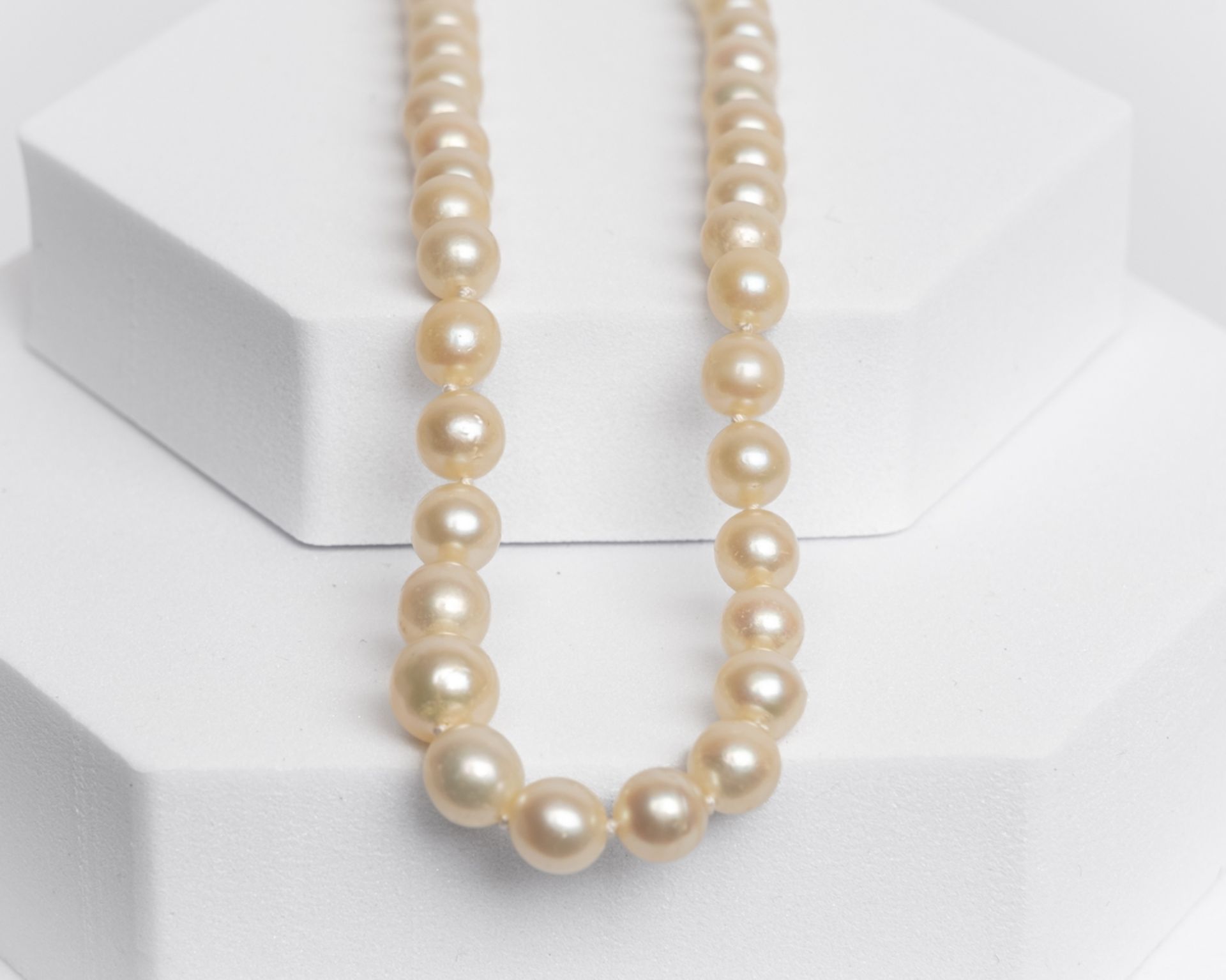 Perlenkette, im Verlauf, Perlen ø ca. 5-8 mm, ca. 48 cm lang