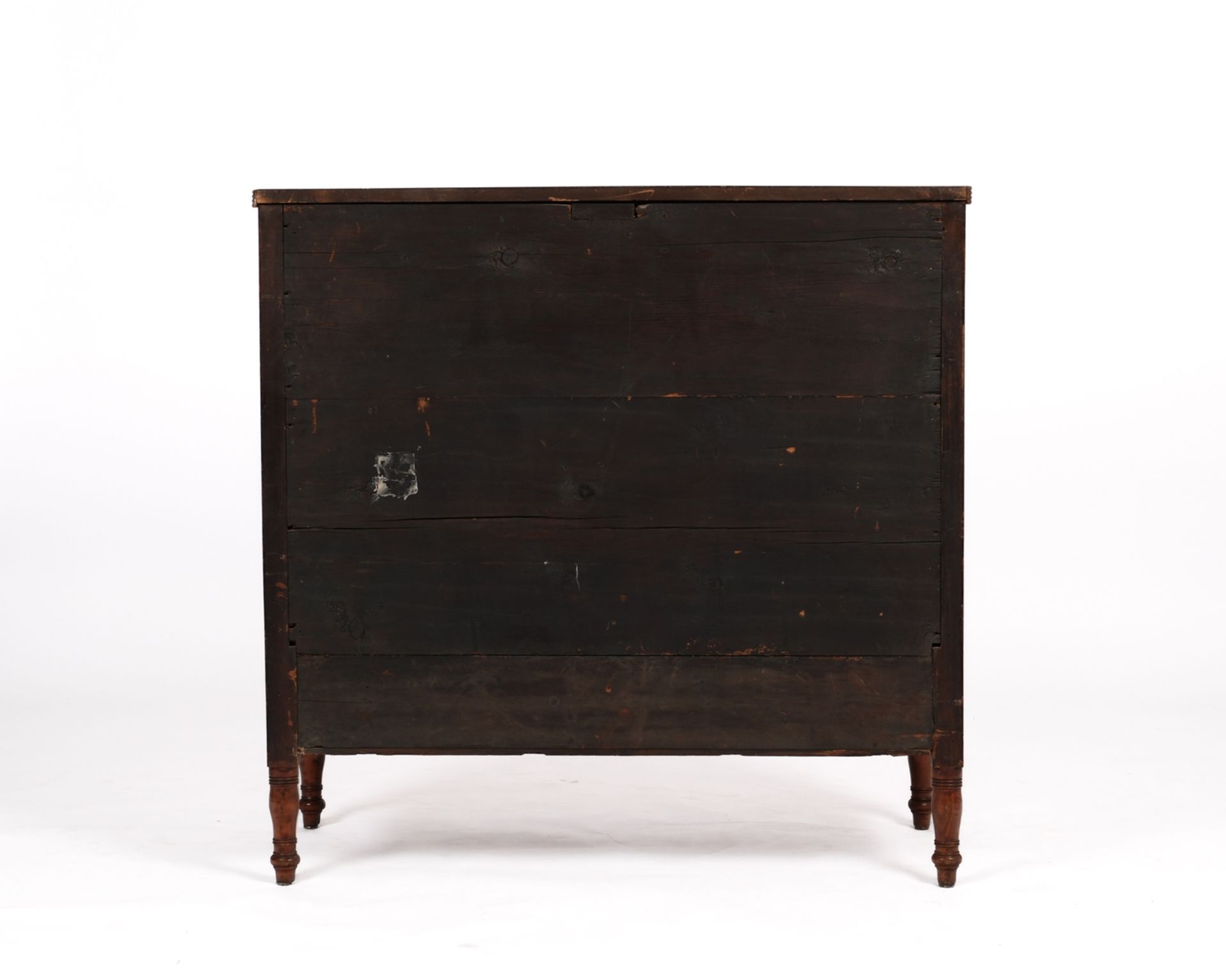 Kommode, England, um 1900, Mahagoni geflammt, vierschübiger Korpus mit gebogter Front auf Balusterf - Bild 4 aus 4