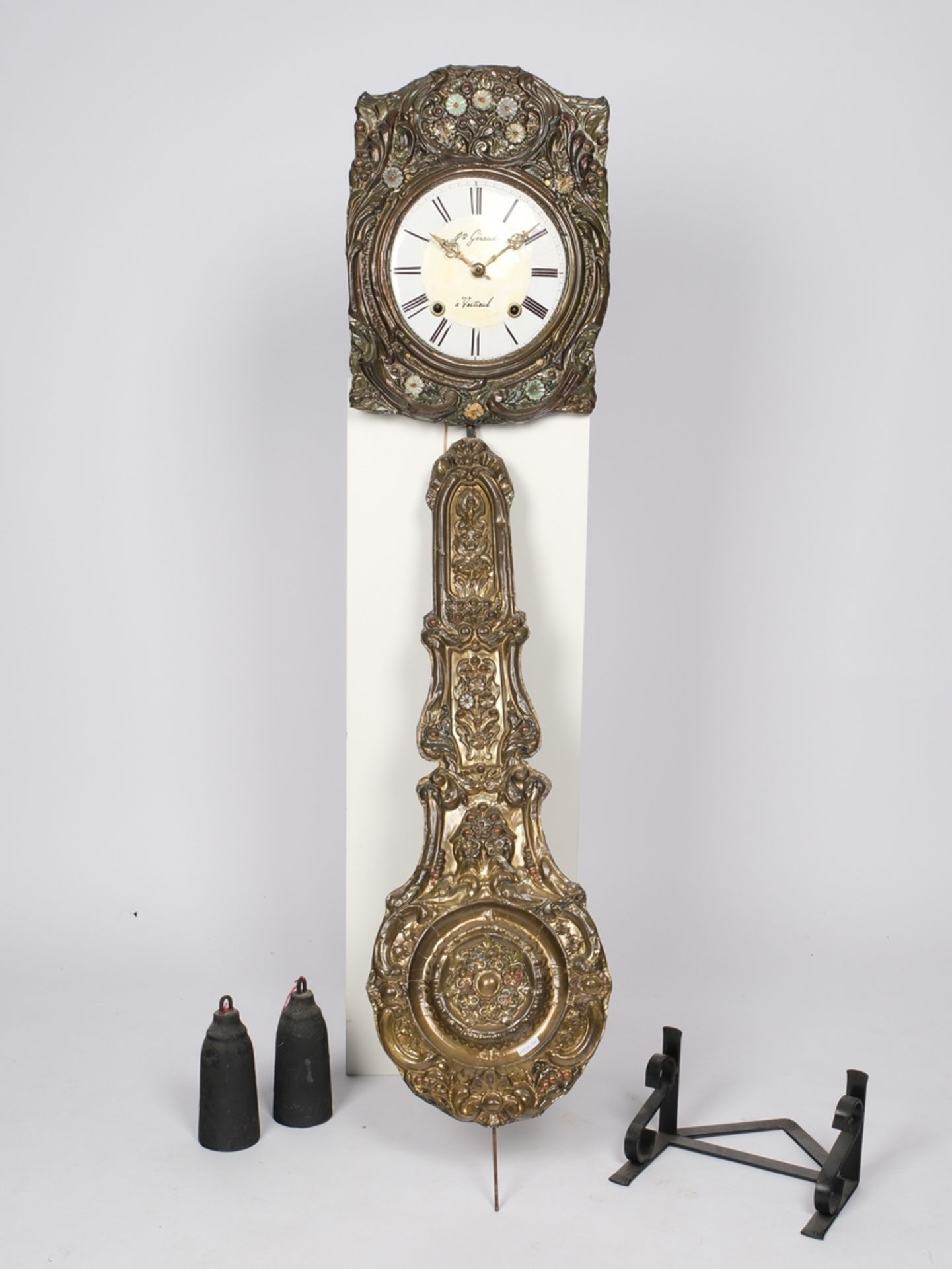 Comtoise, Frankreich, 19. Jh., sign. "Gérand á Veiticul", Prunkpendel, Schlag auf Glocke, zwei Gewi