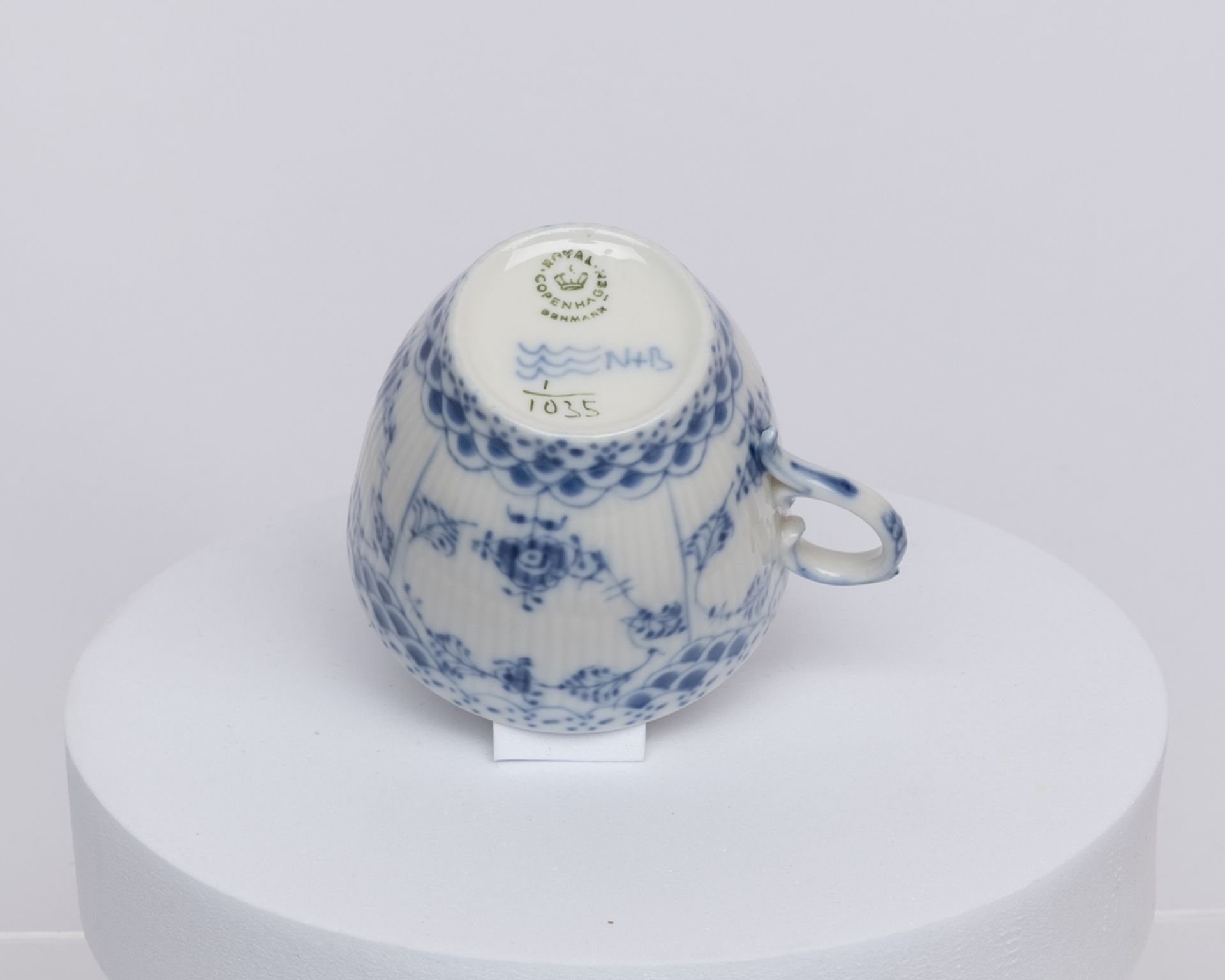 8 Kaffeetassen mit Untertassen, Royal Kopenhagen, Musselmalet, Vollspitze, Modellnummer 1035, 6.5 c - Bild 3 aus 5