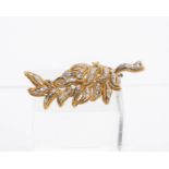 Brosche, 18kt Gelbgold/Weißgold, kleine Diamanten, ca. 21.3 g