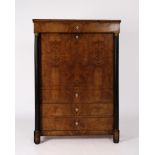 Sekretär, Biedermeier, süddeutsch, um 1815/20, einteiliger Korpus mit Fallklappe über drei Schüben,