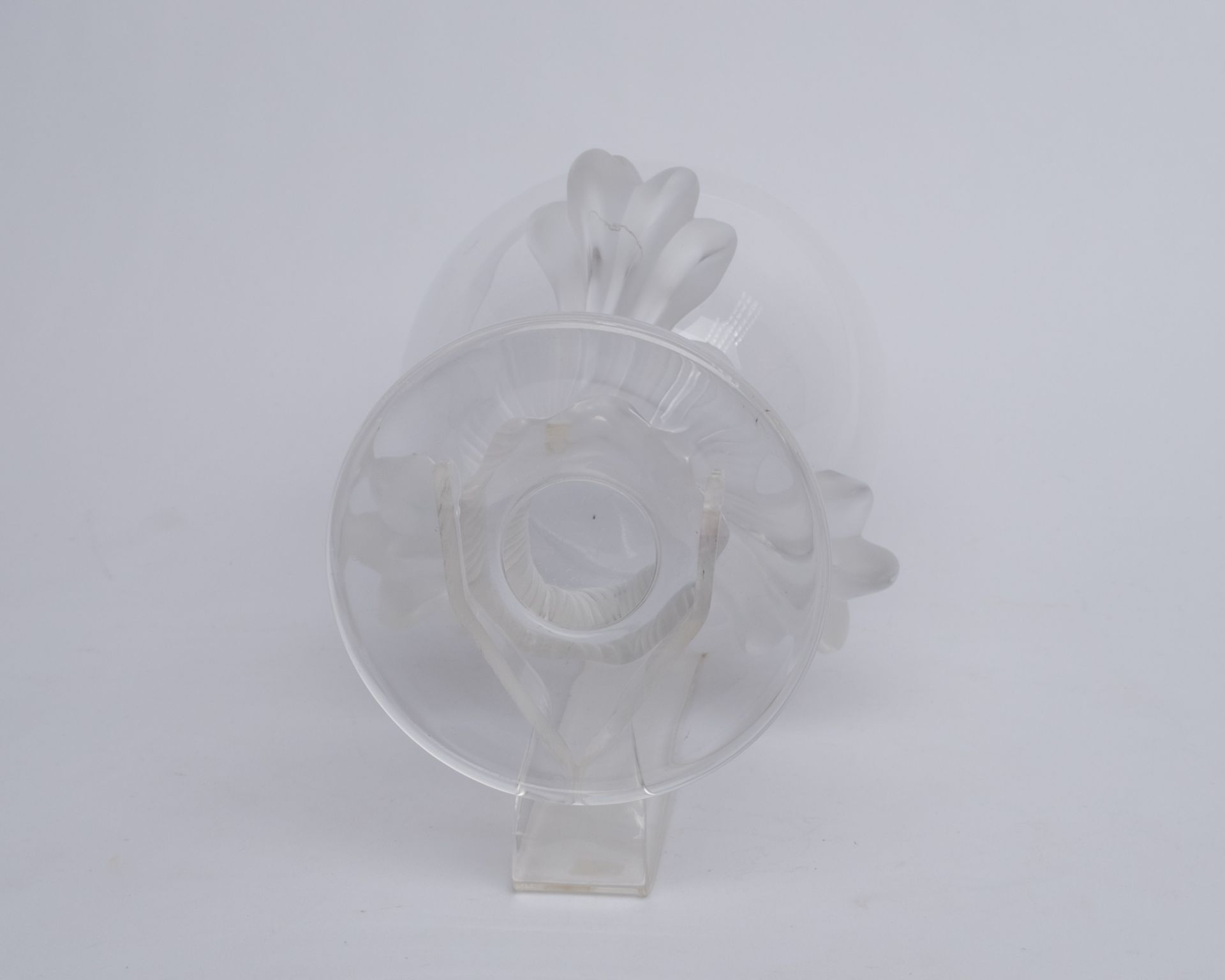 Vase, "Bagheera", Lalique, farbloses Glas, teils mattiert, kugelige Kuppa getragen von drei Tatzen, - Bild 2 aus 2