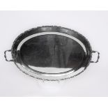 Vorlegeplatte, Silber 925, Mexiko, oval, Spiegel und Fahne glatt, Rand mit Rankenbordüre im Relief,