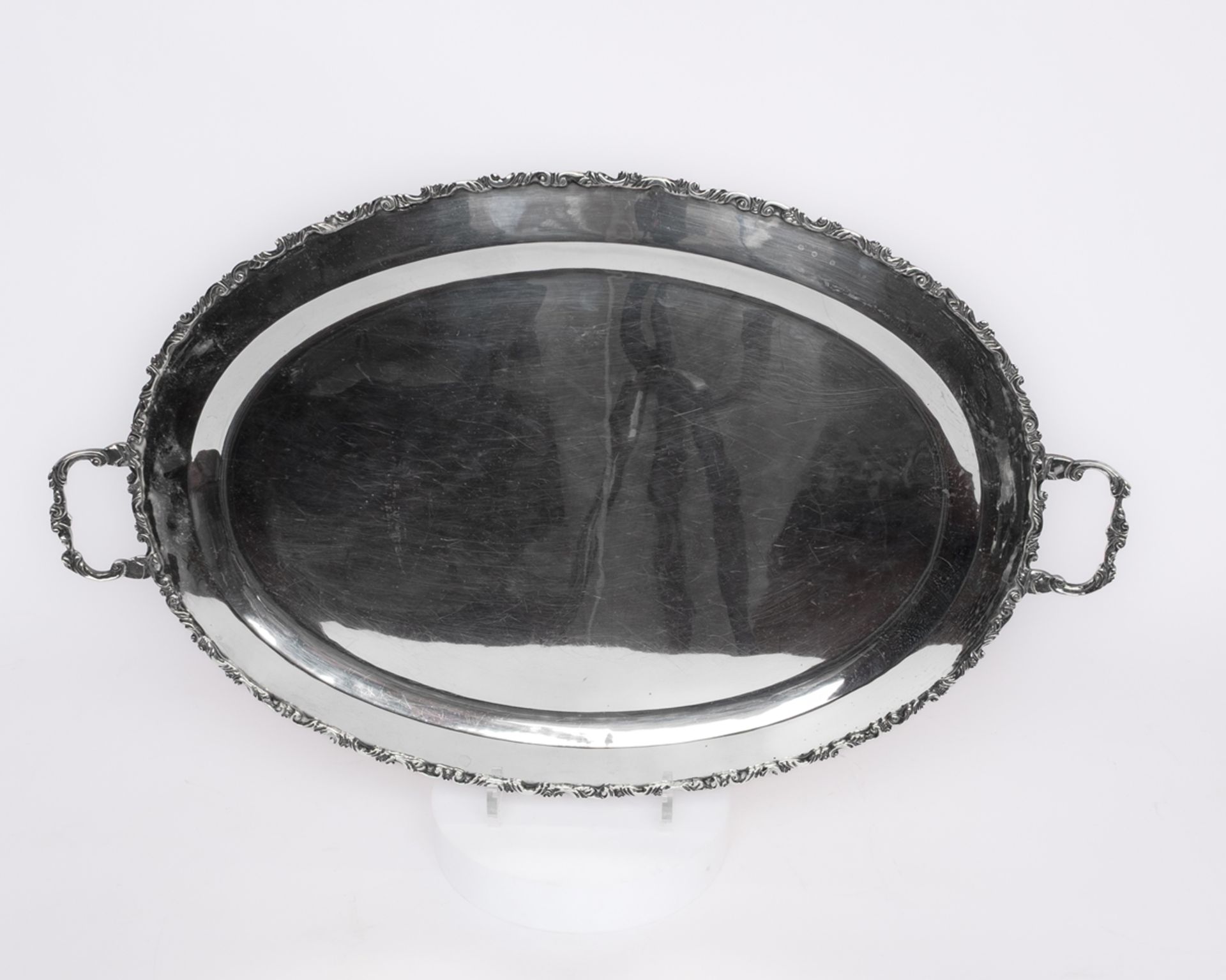 Vorlegeplatte, Silber 925, Mexiko, oval, Spiegel und Fahne glatt, Rand mit Rankenbordüre im Relief,