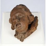 "Kopf eines Puttos", deutsch 18. Jahrhundert, 28 cm hoch, Spuren eines Anobienbefalls (inaktiv), Ri
