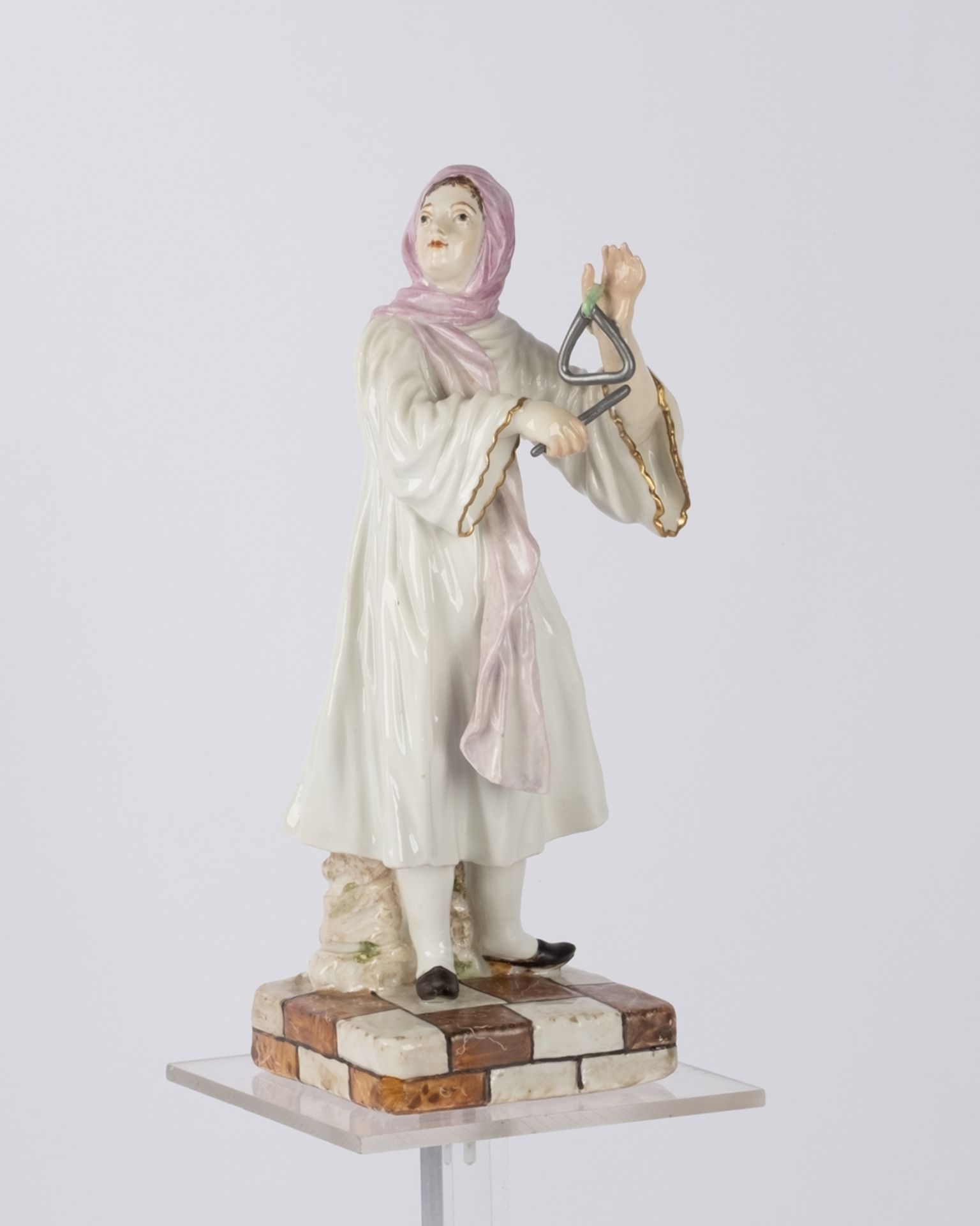 Porzellanfigur, "Griechische Musikantin", Meissen, Schwertermarke, 2. Hälfte 18. Jh., polychrom und