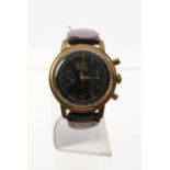 La Leuba Vintage Chronograph, Schweiz, um 1950, vergoldetes Gehäuse, schwarzes Zifferblatt mit gold