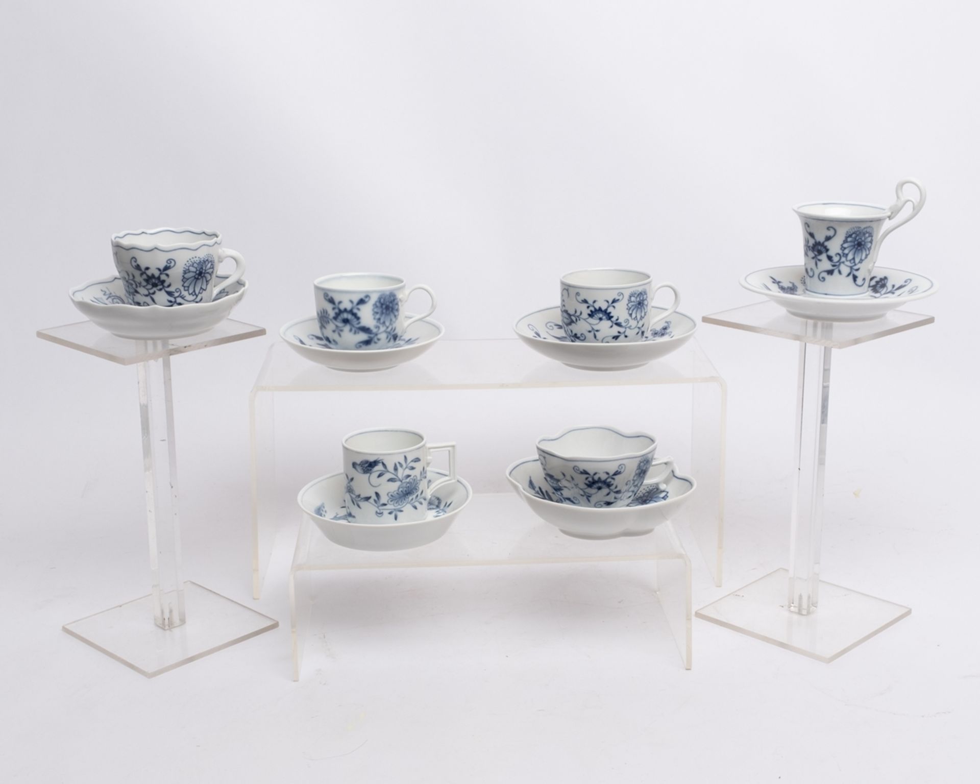 Konvolut 6 Mokkatassen mit Untertassen, Meissen, Schwertermarke, 19./20. Jh., 1./2. Wahl, verschied