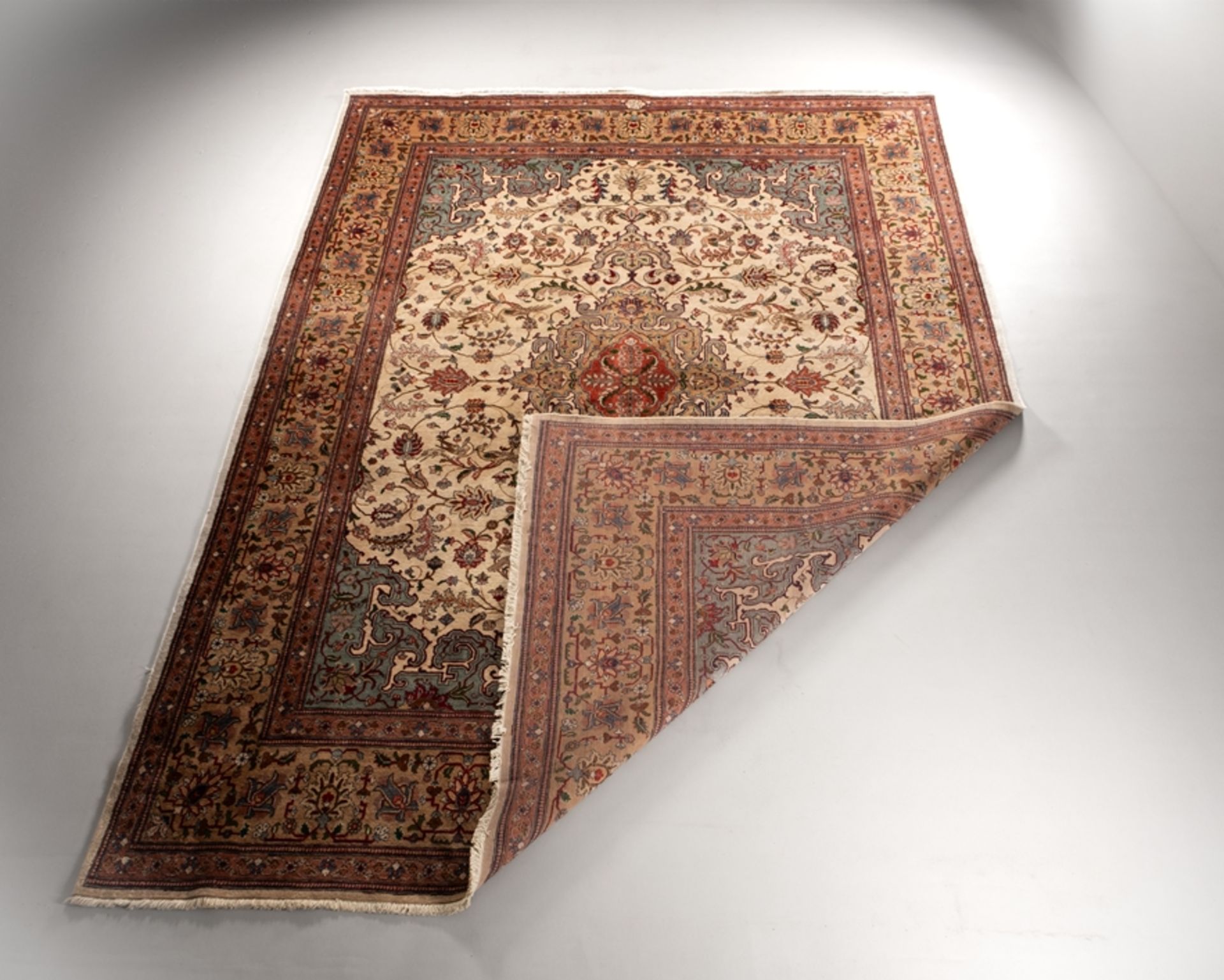 Täbris, wohl, signiert, ca. 4.00 x 2.94 m - Bild 2 aus 2