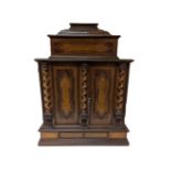 Barockes Tischkabinett, süddt., 18. oder 19. Jh., Nussbaum, Nussmaser, Vogelaugenahorn u.a. auf Wei