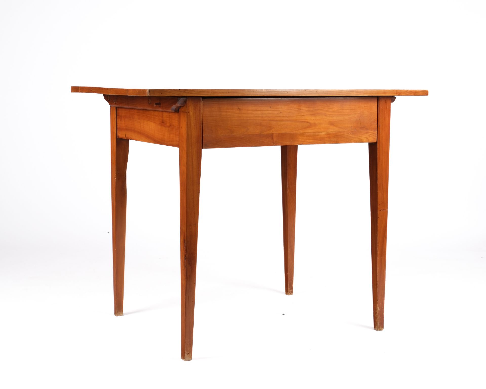 Biedermeiertisch, um 1830, Kirschbaum massiv, rechteckige Platte auf vier konischen Vierkantbeinen, - Bild 2 aus 3