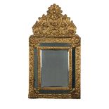 Wandspiegel, Napoleon III, Frankreich, um 1870, getriebenes Messing auf Holz, im Rahmen mit vier ge