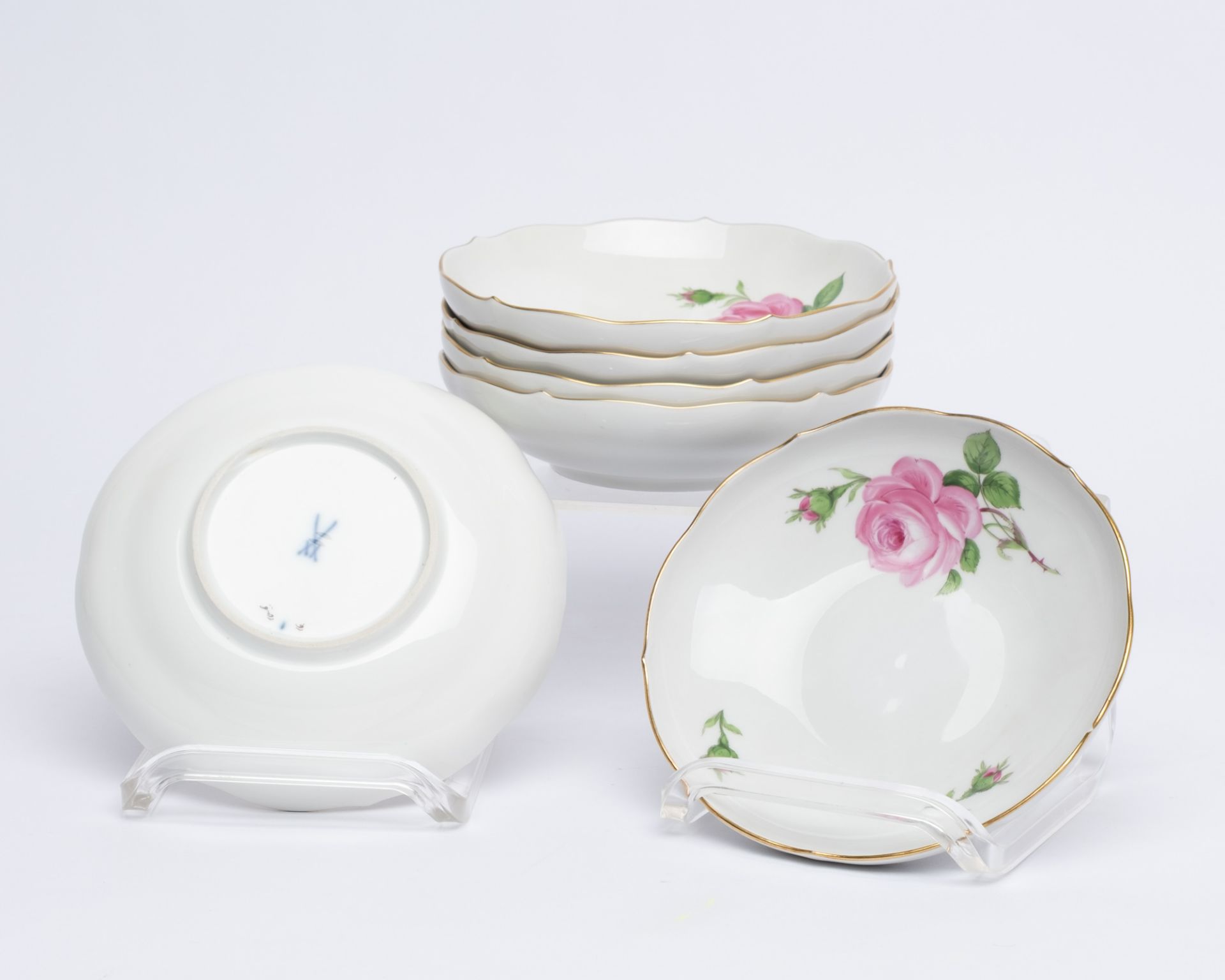 6 Kaffeegedecke, Gebäckplatte, Meissen, Schwertermarke, 1./meist 2. Wahl, rote Rose, Goldrand, 6.5  - Bild 4 aus 7