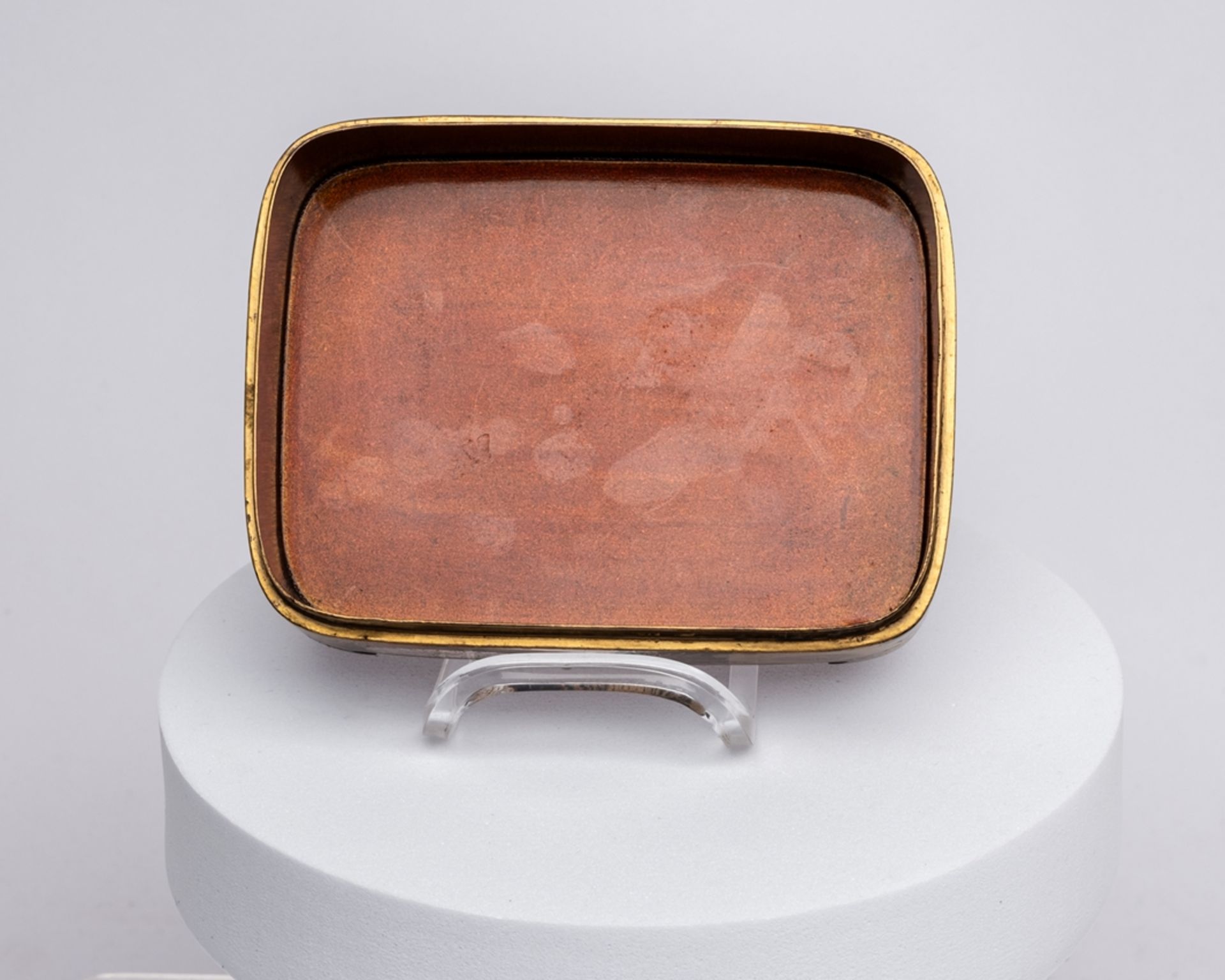 Lackdose, Japan, spätes 19. Jh., Schwarz- und Goldlack, abgerundete Rechteckform mit vier Füßen, Ch - Bild 4 aus 5