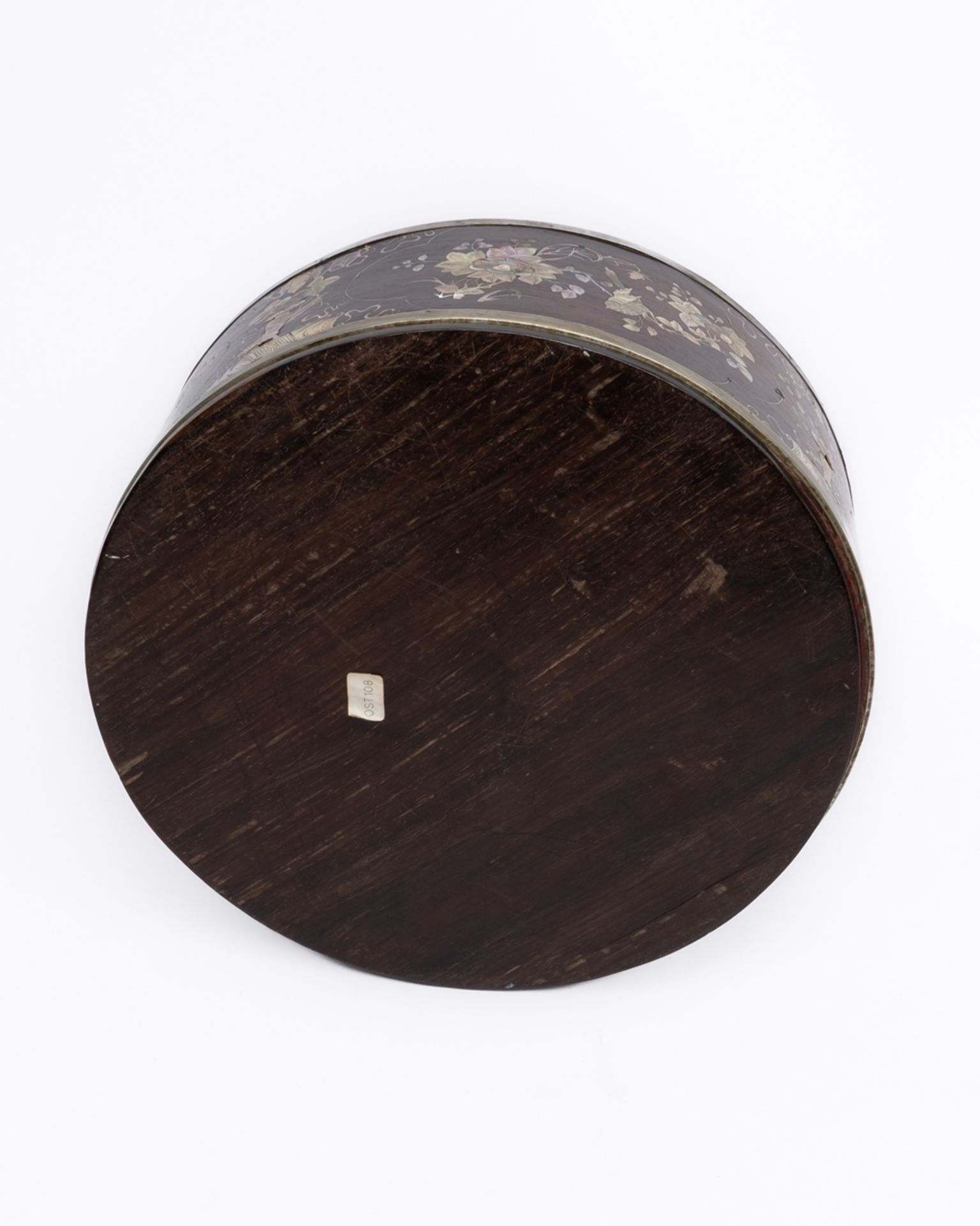 Speisebehälter, Vietnam, Ende 19. Jh., Holz, Perlmuttintarsien mit figuraler Landschaft, Blüten und - Bild 5 aus 5