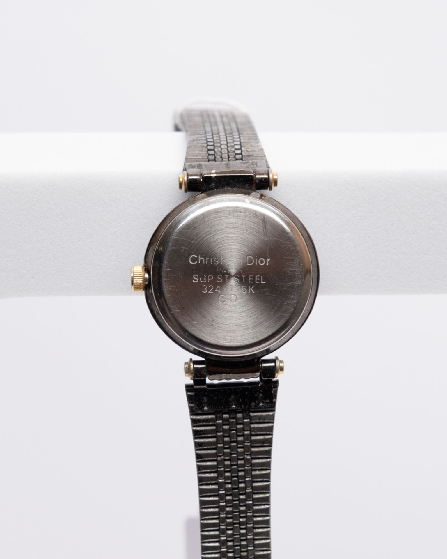 Christian Dior, um 1990, Damenarmbanduhr, brüniertes Gehäuse in Stahl mit goldfarbener Krone, schwa - Bild 2 aus 2