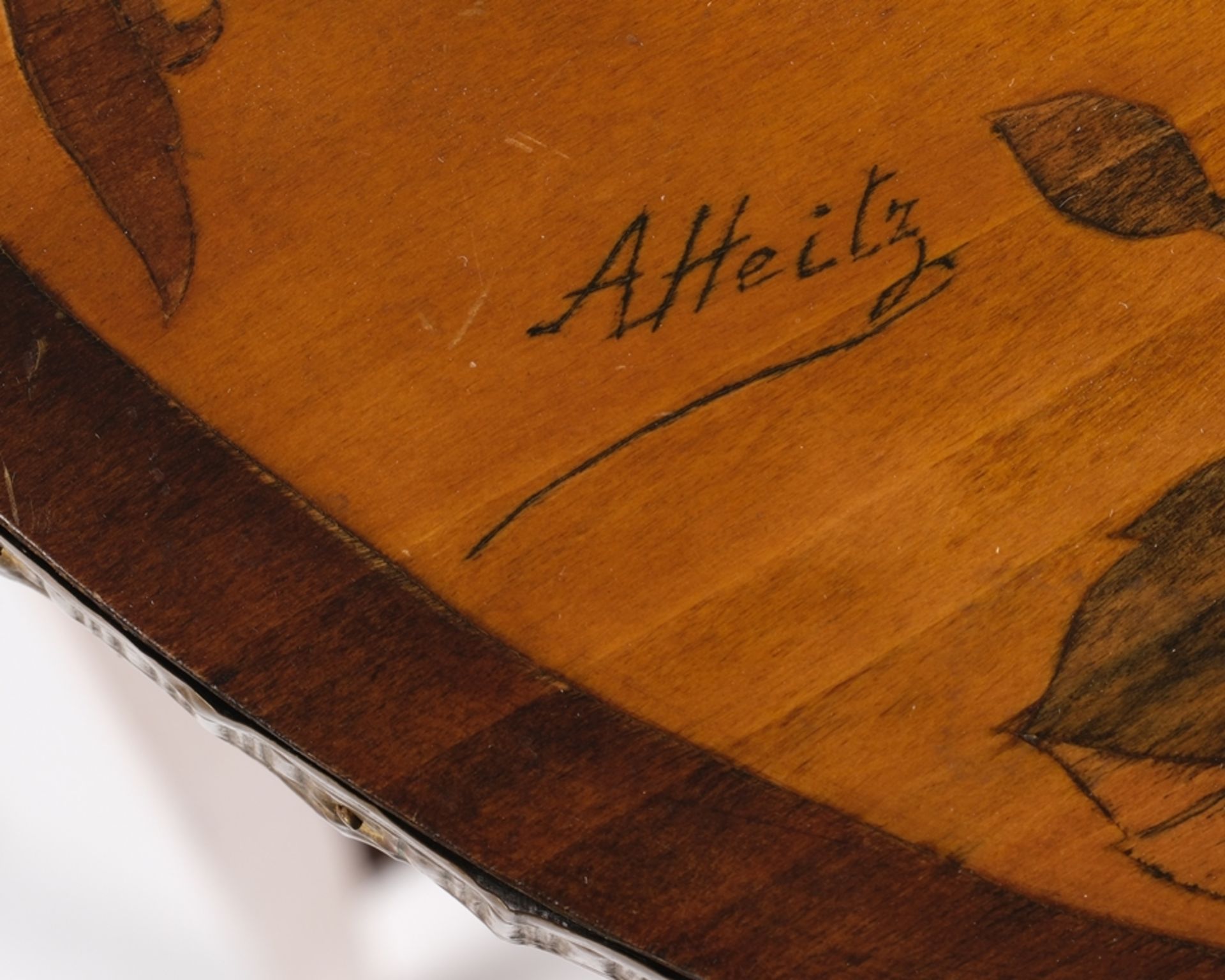 Runder Beistelltisch, Jugendstil, 1. Viertel 20. Jh., signiert A. Heitz, runde Platte auf vier koni - Bild 3 aus 6