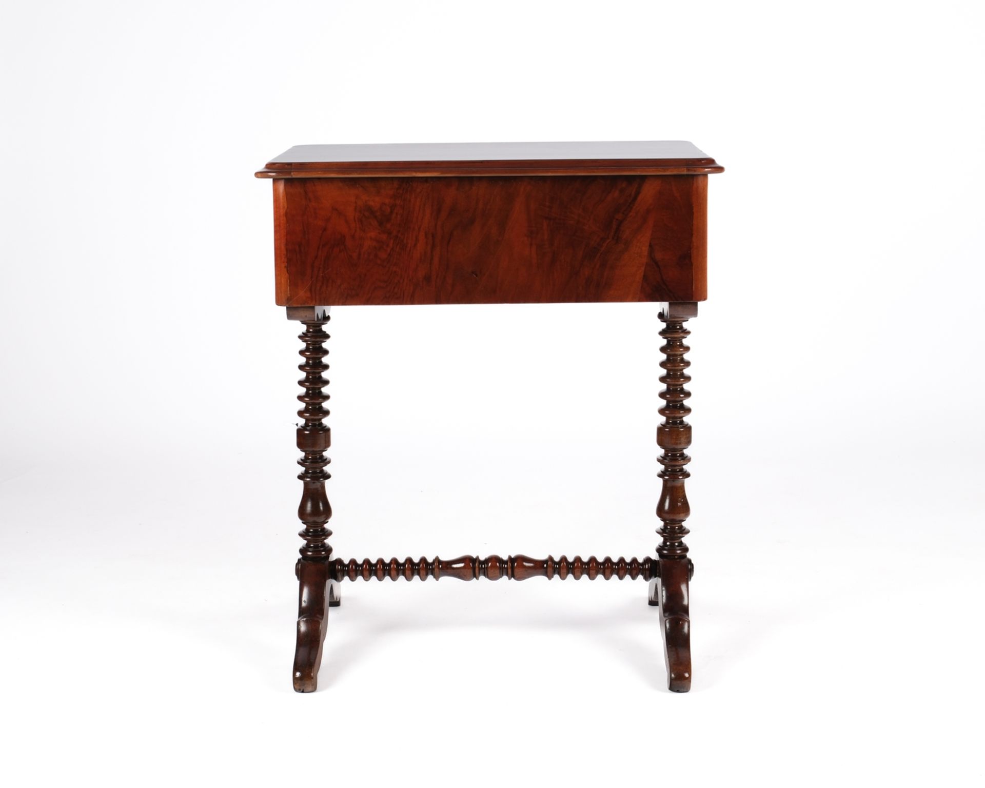 Nähtischchen, Gründerzeit, um 1880, Wurzelnuss, zwei Schübe, auf Balustergestell, 75 x 64.5 x 44 cm - Bild 4 aus 4