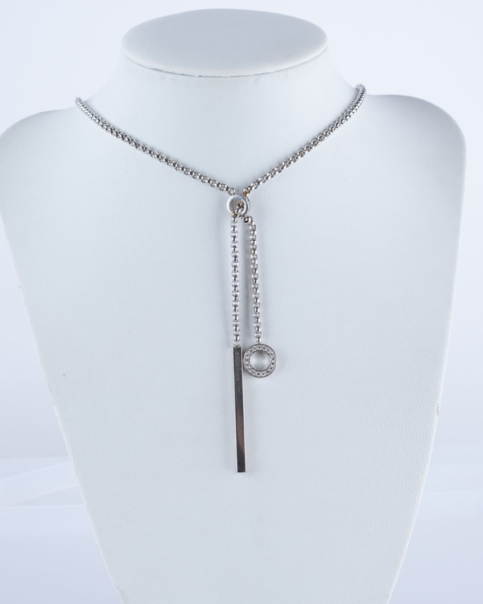 Collier, 18kt Weißgold, Piaget Possession, Reg. Nr. D94536, 27 kleine Brillanten zus. ca. 0.40 ct., - Bild 2 aus 2