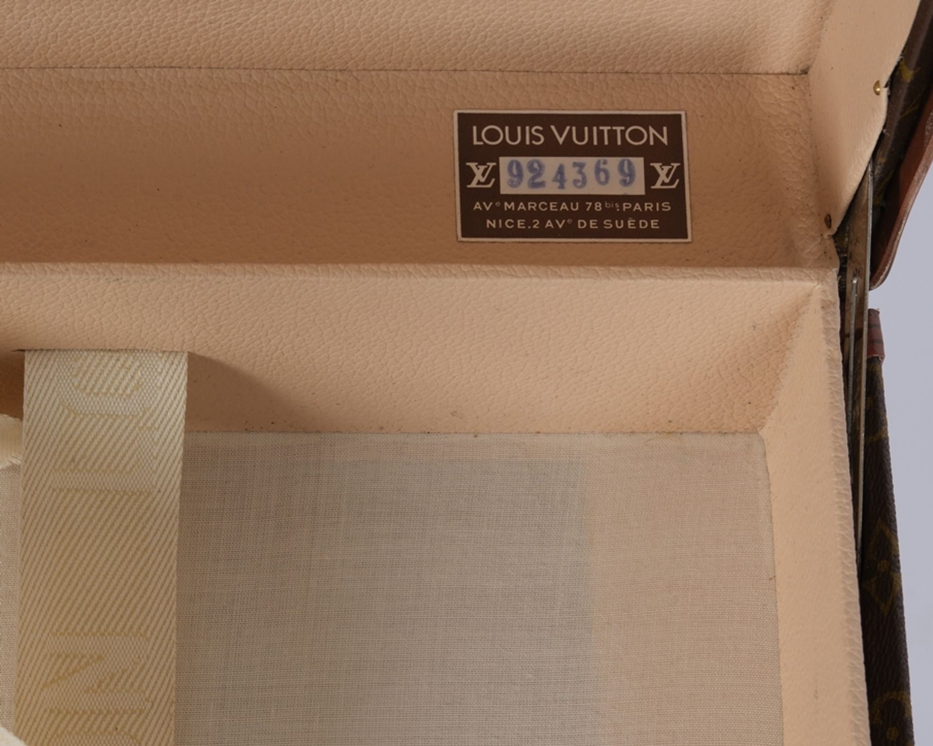 Vintage-Koffer Louis Vuitton, "Alzer 70", Frankreich, Monogram Canvas, Schloss und Beschläge in Mes - Bild 5 aus 6