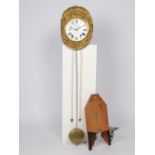 Comtoise, Frankreich, 19. Jh., sign. "Cotin á Cérilly", Schlag auf Glocke, Faltpendel, zwei Gewicht