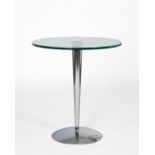 Moderner Bistrotisch, runde Kristallglasplatte über konischem Schaft auf rundem Sockel, H. 71 cm, ø