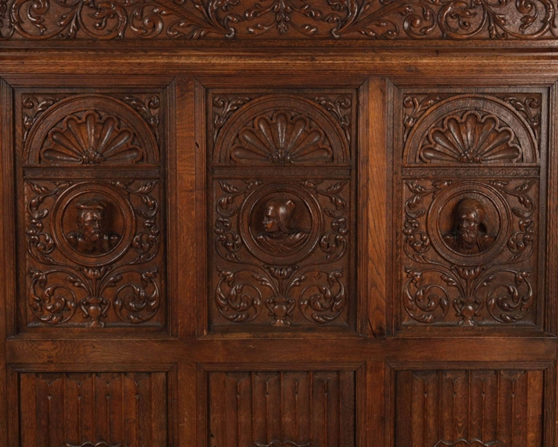 Truhenbank der Neorenaissance, Historismus, 2. Hälfte 19. Jh., Eiche, dreisitziger Bankkorpus mit a - Bild 4 aus 7