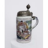 Walzenkrug, wohl Thüringen, Ende 18. Jh., Fayence, bunte Scharffeuerbemalung mit einer umlaufenden 