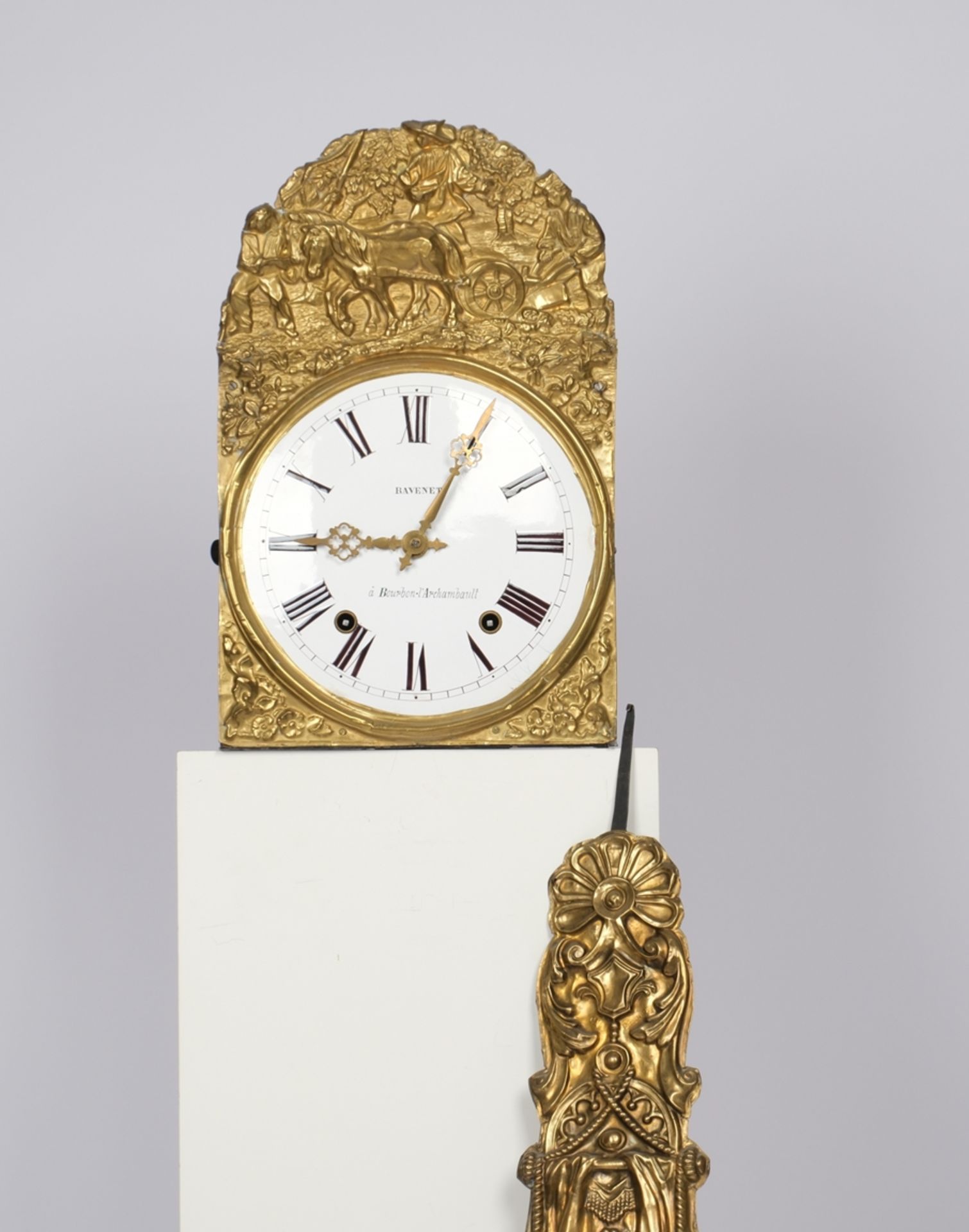 Comtoise, Frankreich, 19. Jh., sign. "Ravenet á Bourbon-l'Archambault", Schlag Glocke, Prunkpendel, - Bild 2 aus 2