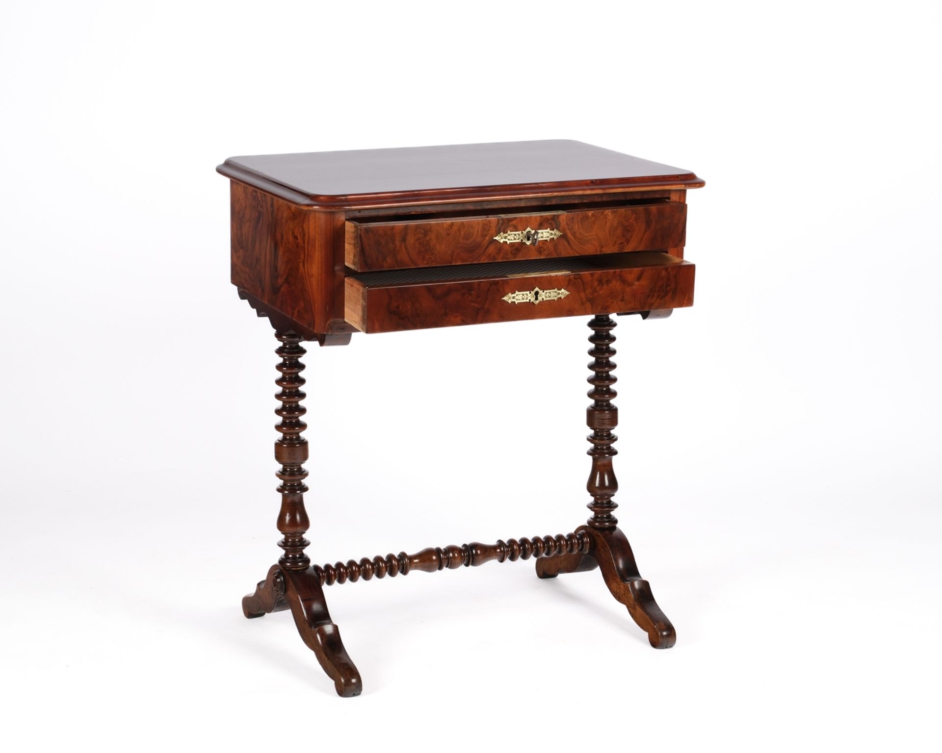 Nähtischchen, Gründerzeit, um 1880, Wurzelnuss, zwei Schübe, auf Balustergestell, 75 x 64.5 x 44 cm - Bild 3 aus 4