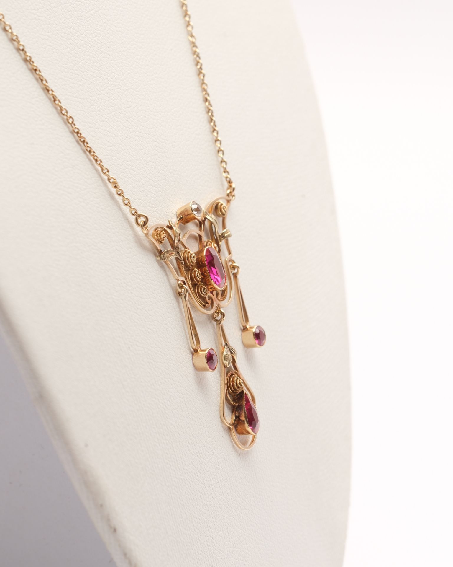 Collier, Jugendstil, 14kt Gelbgold, Spinell, ca. 4.6 g, ca. 44 cm lang - Bild 3 aus 4