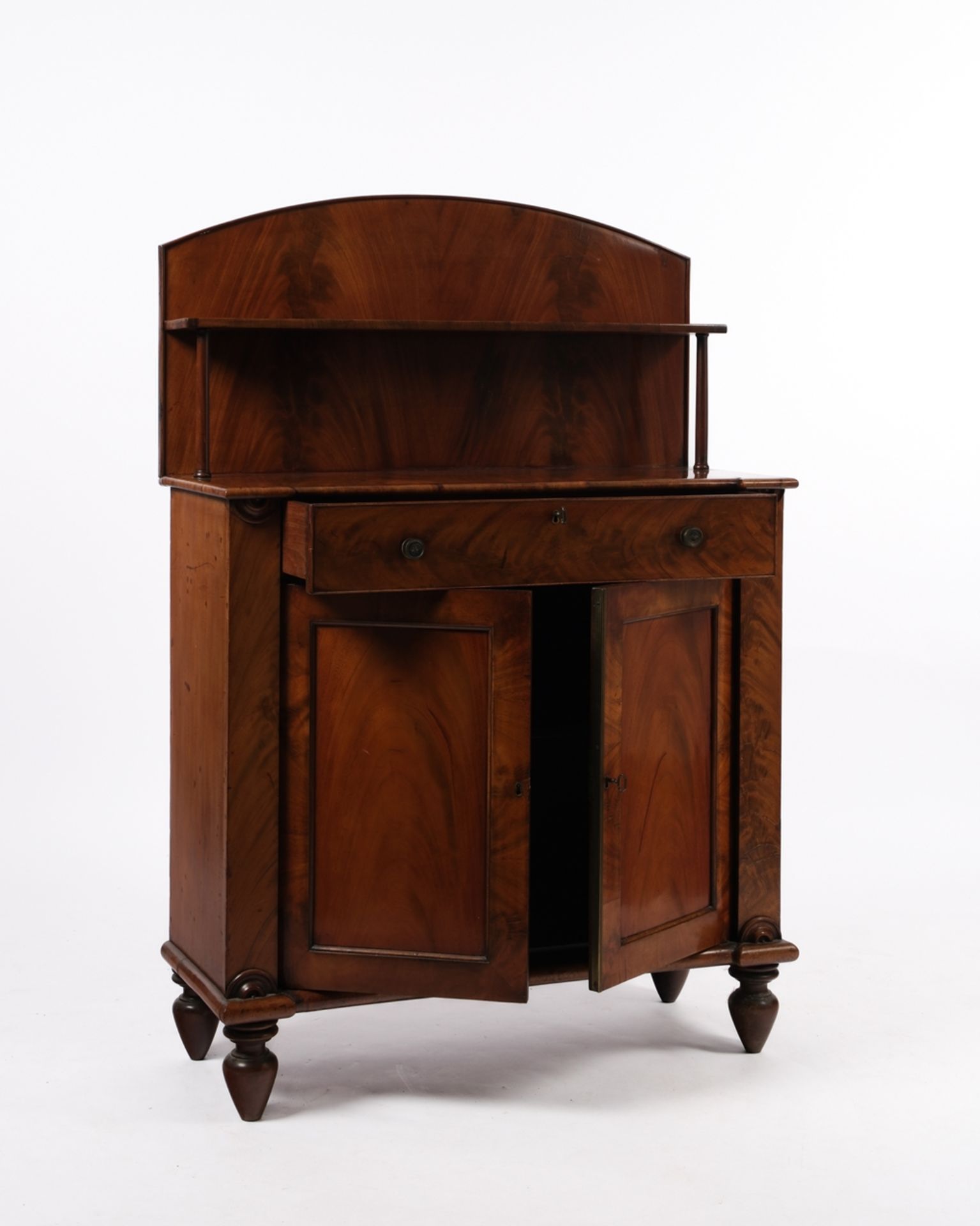 Kleine Kredenz / Halbschrank, 19. Jh., Pyramidenmahagoni spiegelfurniert, zweitüriger Korpus mit Ko - Bild 3 aus 5