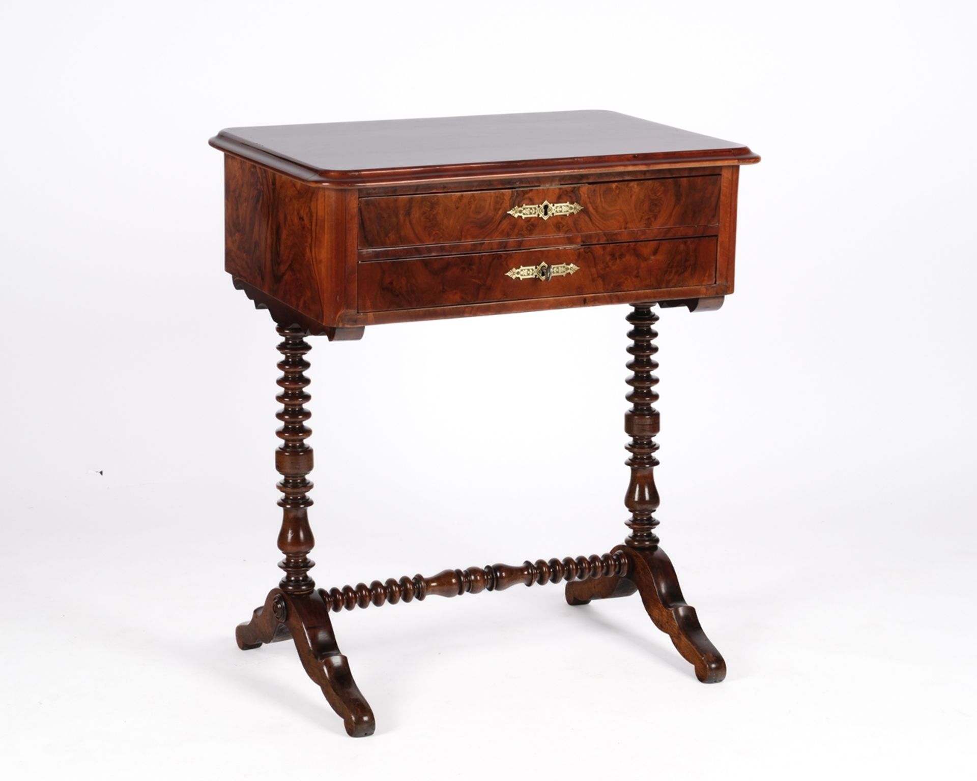 Nähtischchen, Gründerzeit, um 1880, Wurzelnuss, zwei Schübe, auf Balustergestell, 75 x 64.5 x 44 cm - Bild 2 aus 4