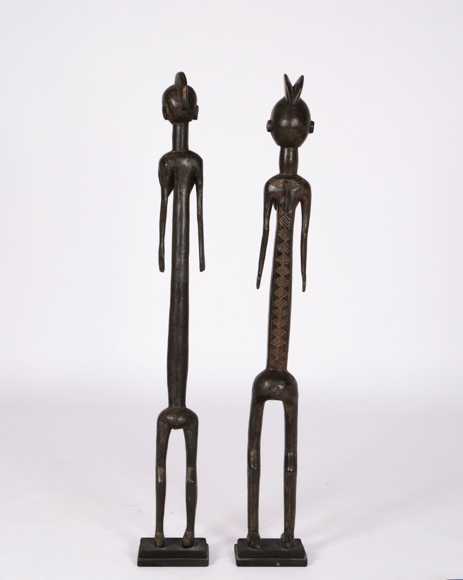 2 Figuren, weiblich, Mumuye, Burkina Faso, Afrika, Holz, geschnitzt, dunkle Patina, stellenweise gl - Bild 3 aus 3