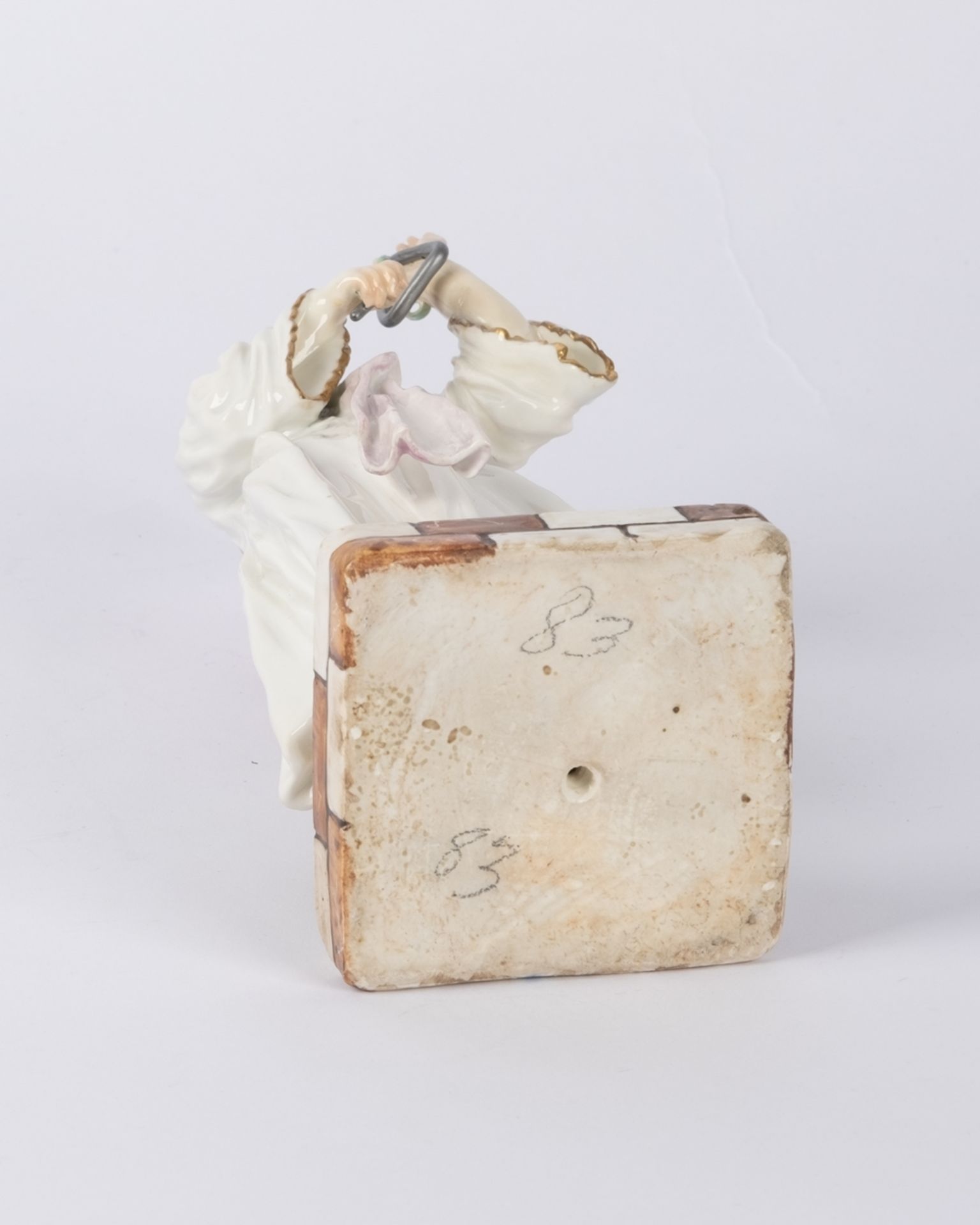 Porzellanfigur, "Griechische Musikantin", Meissen, Schwertermarke, 2. Hälfte 18. Jh., polychrom und - Bild 6 aus 6