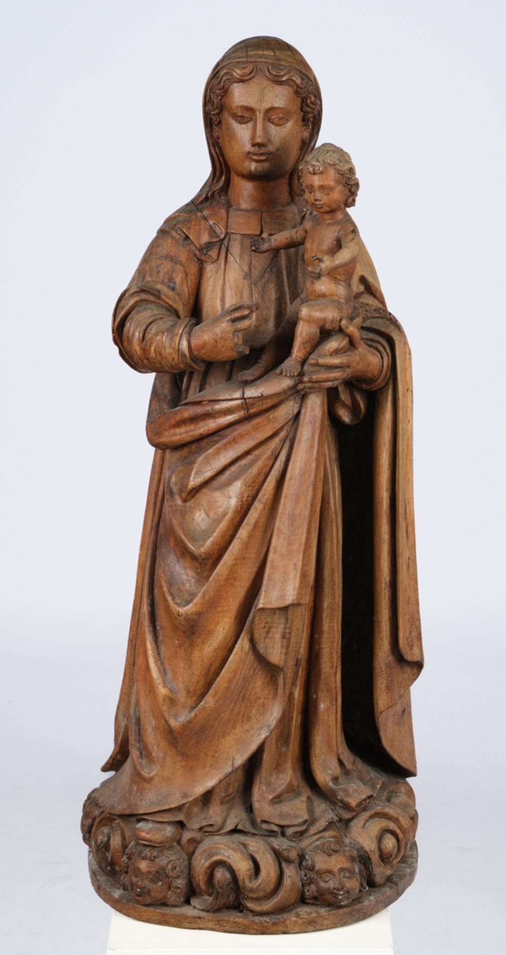 "Madonna mit Kind", wohl spanisch 18. Jahrhundert, Holz, 93 cm hoch, auf flache Plinthe gesetzt, Fi