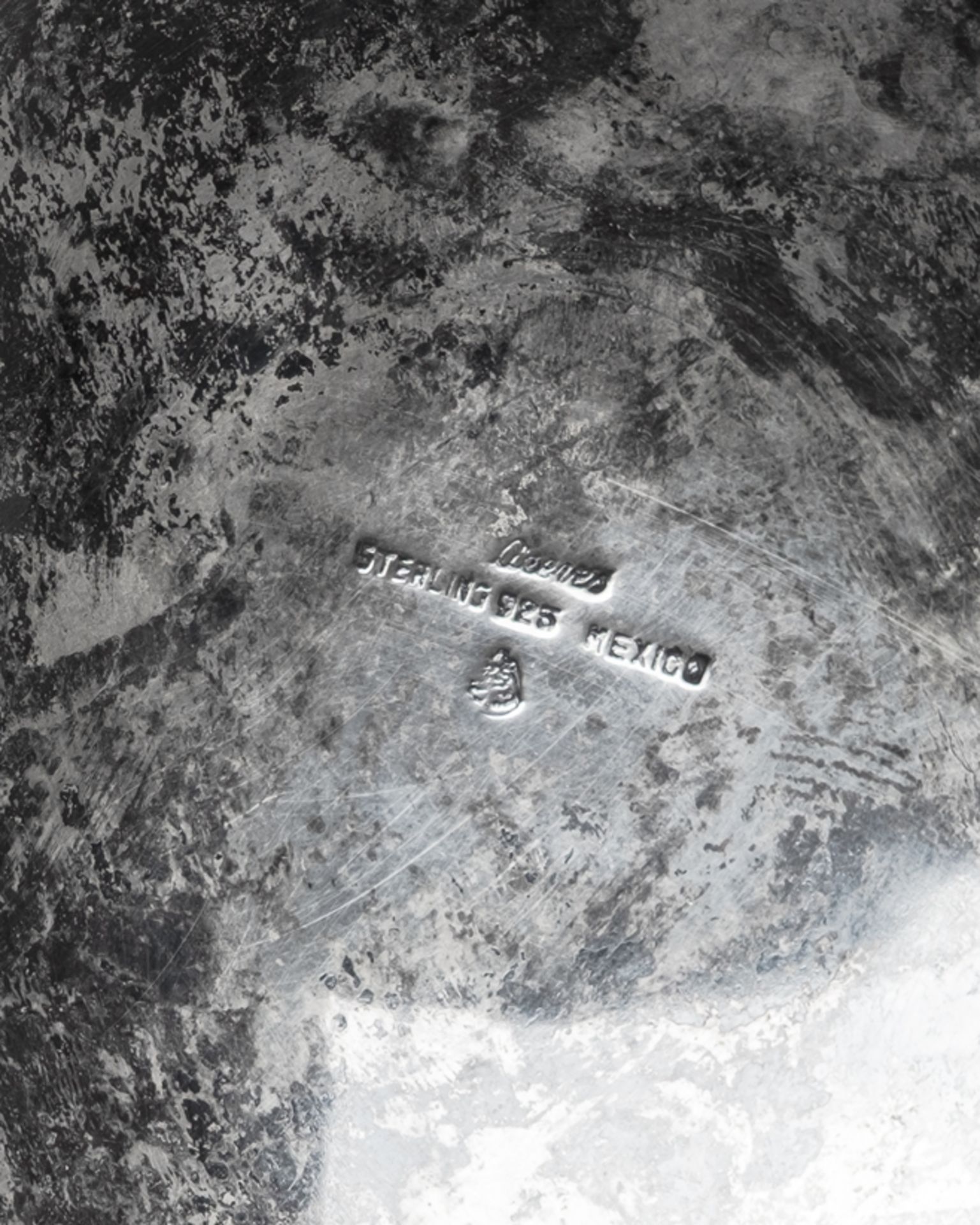 Kerzenleuchter, Silber 925, Mexiko, gewölbter Stand auf vier Füßchen, Nodus mit Blattwerk, konisch  - Bild 2 aus 2