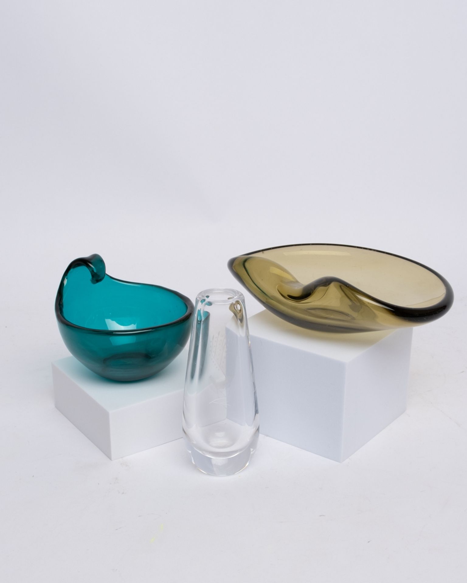 2 Schalen, 6 Vasen, Glas, 4x Holmegaard, 1x Riihimäen, verschiedene Ausführungen, meist farbig, 5.5 - Bild 4 aus 4