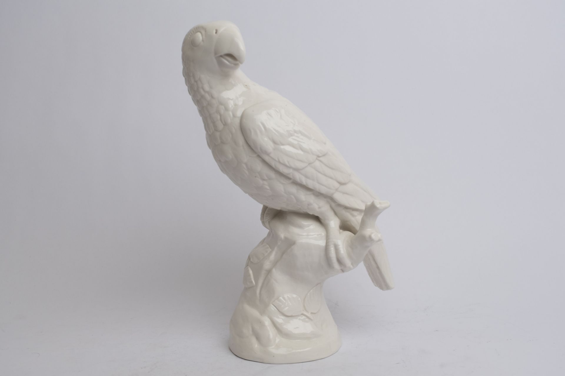 Porzellanfigur, "Papagei auf Natursockel", Nymphenburg, Pressmarken, Modellnummer 180, Weißporzella