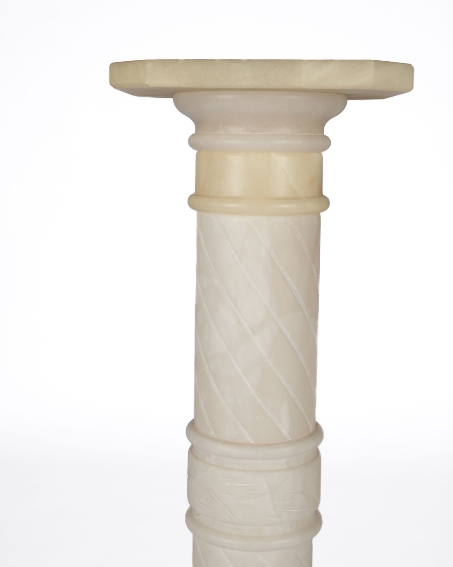 Ziersäule, Alabaster, H. 99.5 cm - Bild 3 aus 4