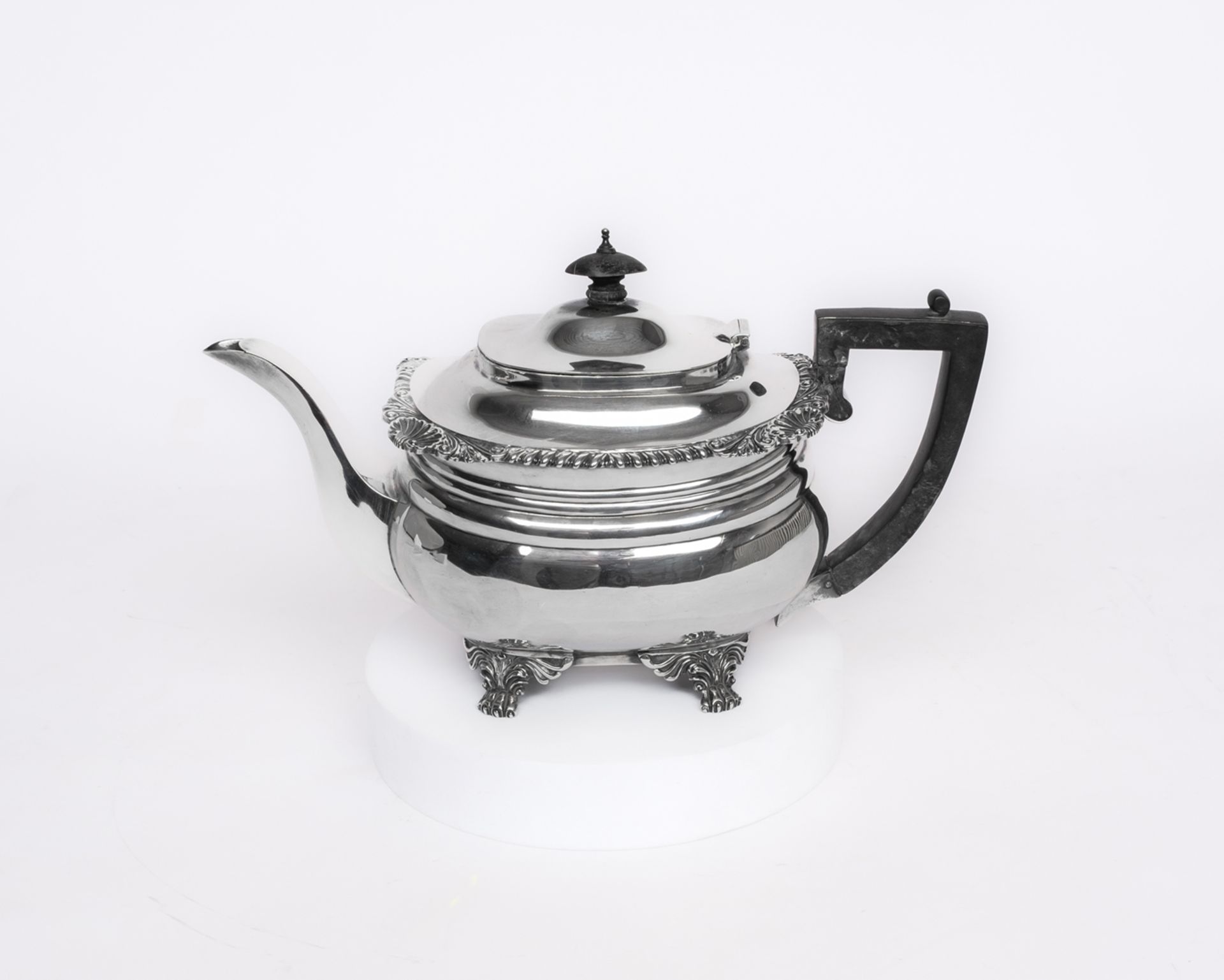 Teekanne, Silber 925, London, 1919, C.S. Harris & Sons Ltd, vierseitige, leicht gebauchte Form auf 