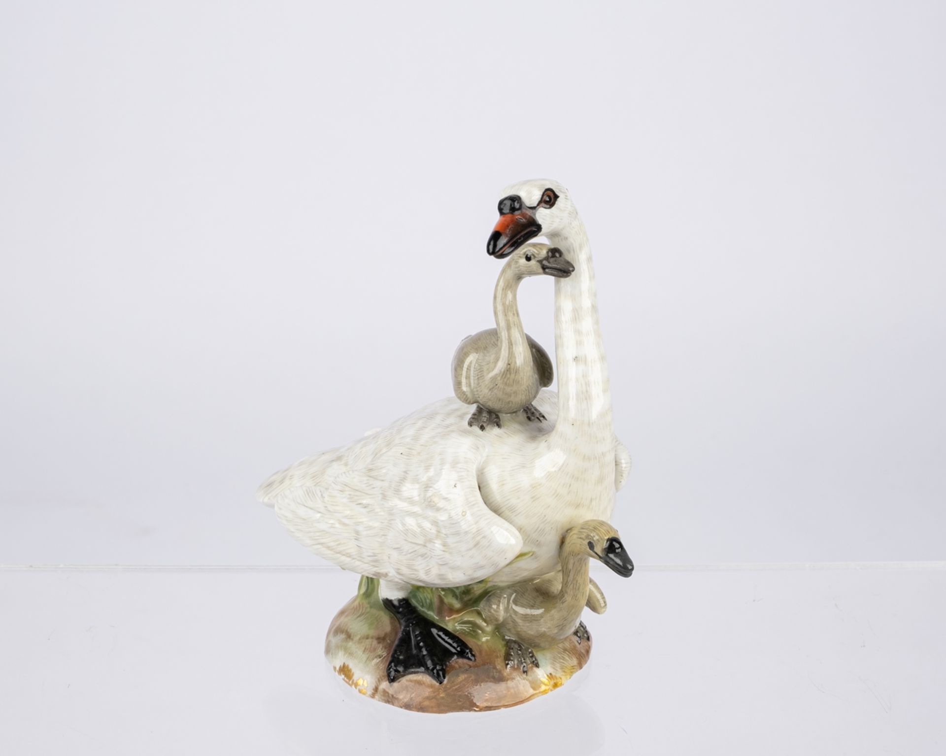 Porzellanfigur, "Schwan mit Jungen", Meissen, Schwertermarke, 1850-1924, 2. Wahl, Modellnummer E. 1
