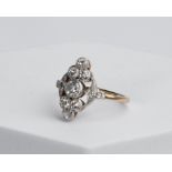 Ring, Art Déco, 18kt Gelbgold/Weißgold, 11 Diamanten zus. ca. 0.80 ct., ca. 4.0 g, RM 60