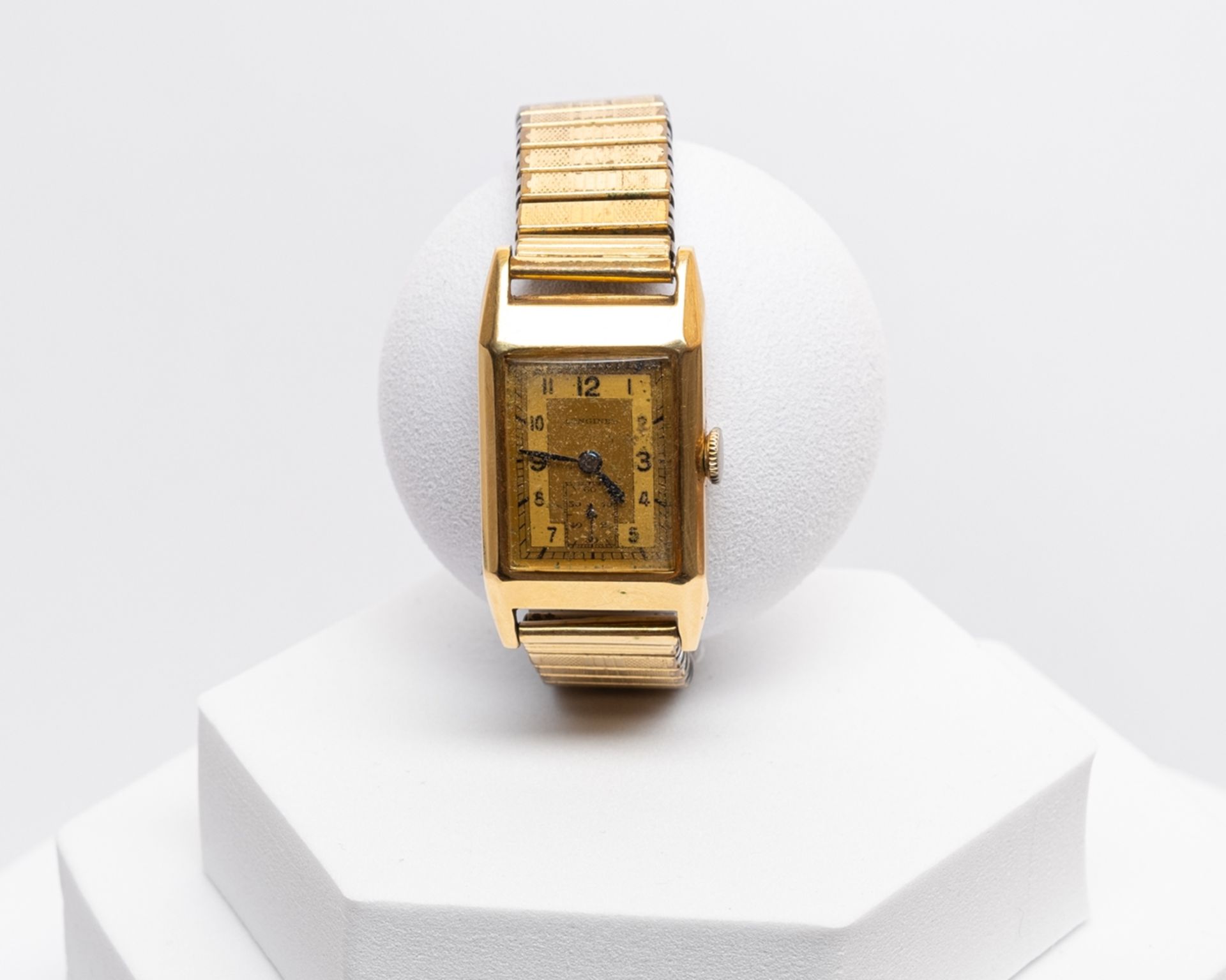 Longines, Damenarmbanduhr, Schweiz, wohl 1940er Jahre, Gehäuse in Tankform in 14kt Gelbgold, golden