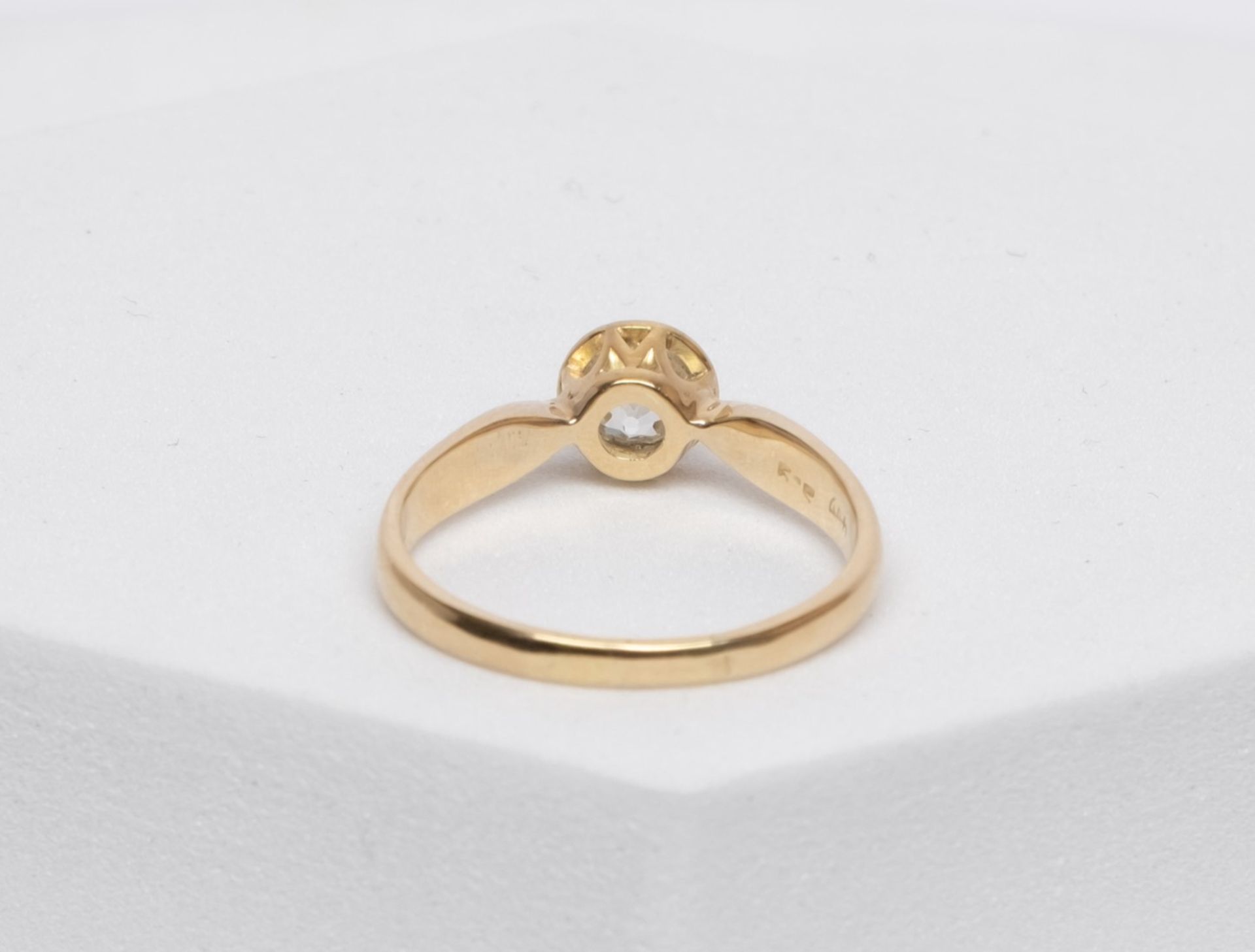 Solitär-Ring, 14kt Gelbgold, 1 Altschliffdiamant ca. 0.60 ct., ca. 4.1 g, RM 62.5 - Bild 3 aus 3