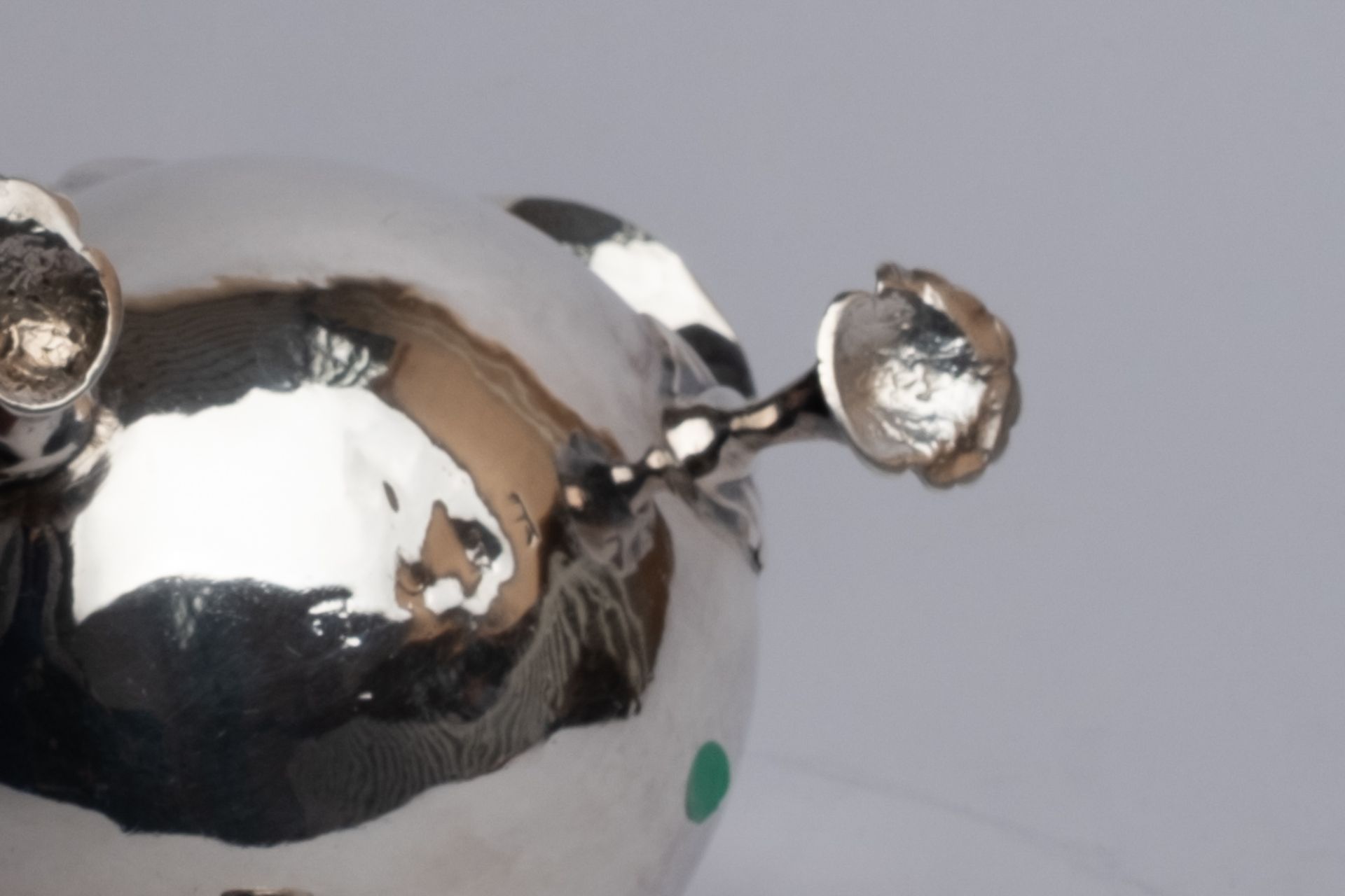 Sauciere, Silber 925, London, 18. Jh., profilierter Stand, auf drei Palmettenfüßen, ovale, gebaucht - Bild 2 aus 2