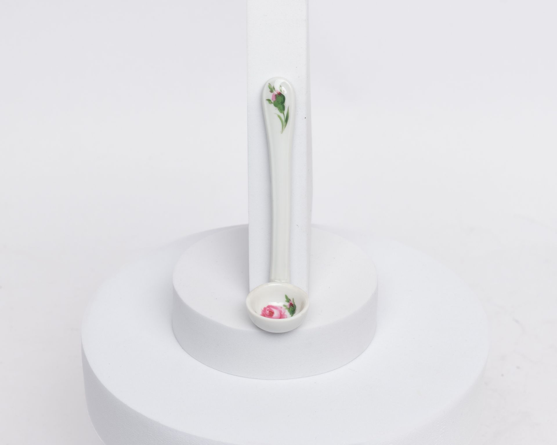 Mokkaservice, 25-tlg., Meissen, Schwertermarke, 2. Wahl, rote Rose, Goldrand: Mokkakanne (Deckelkno - Bild 5 aus 24