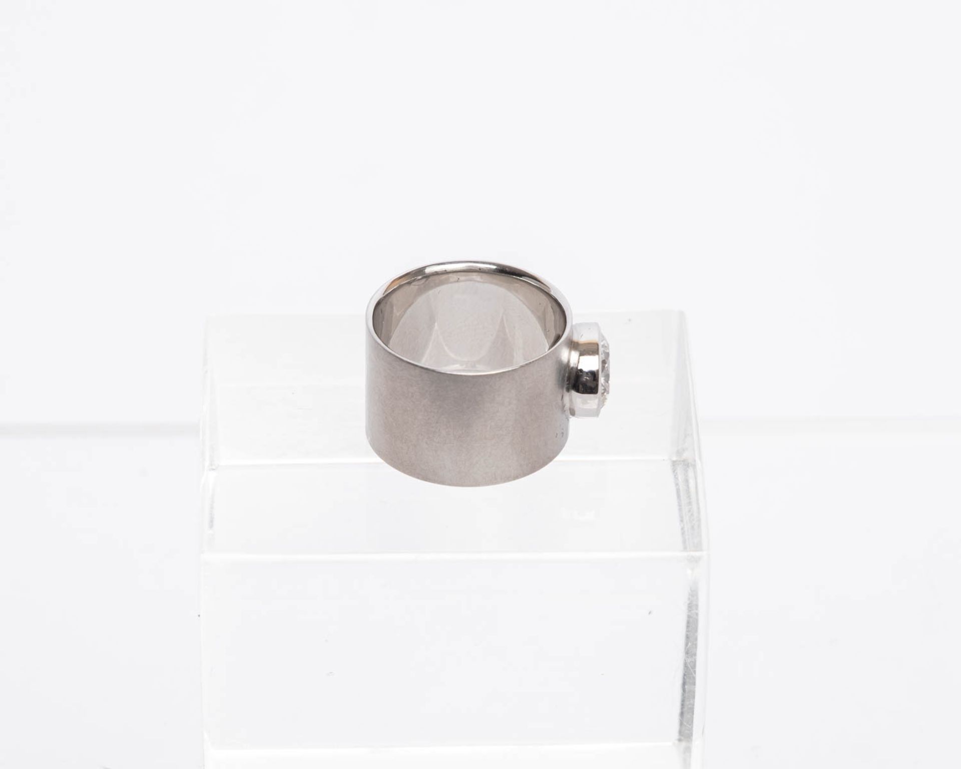 Solitär-Ring, 950 Platin, Brillant 2.01 ct., G/si1, Atelier Georg Spreng, ca. 16.6 g, RM 52. - Bild 3 aus 4